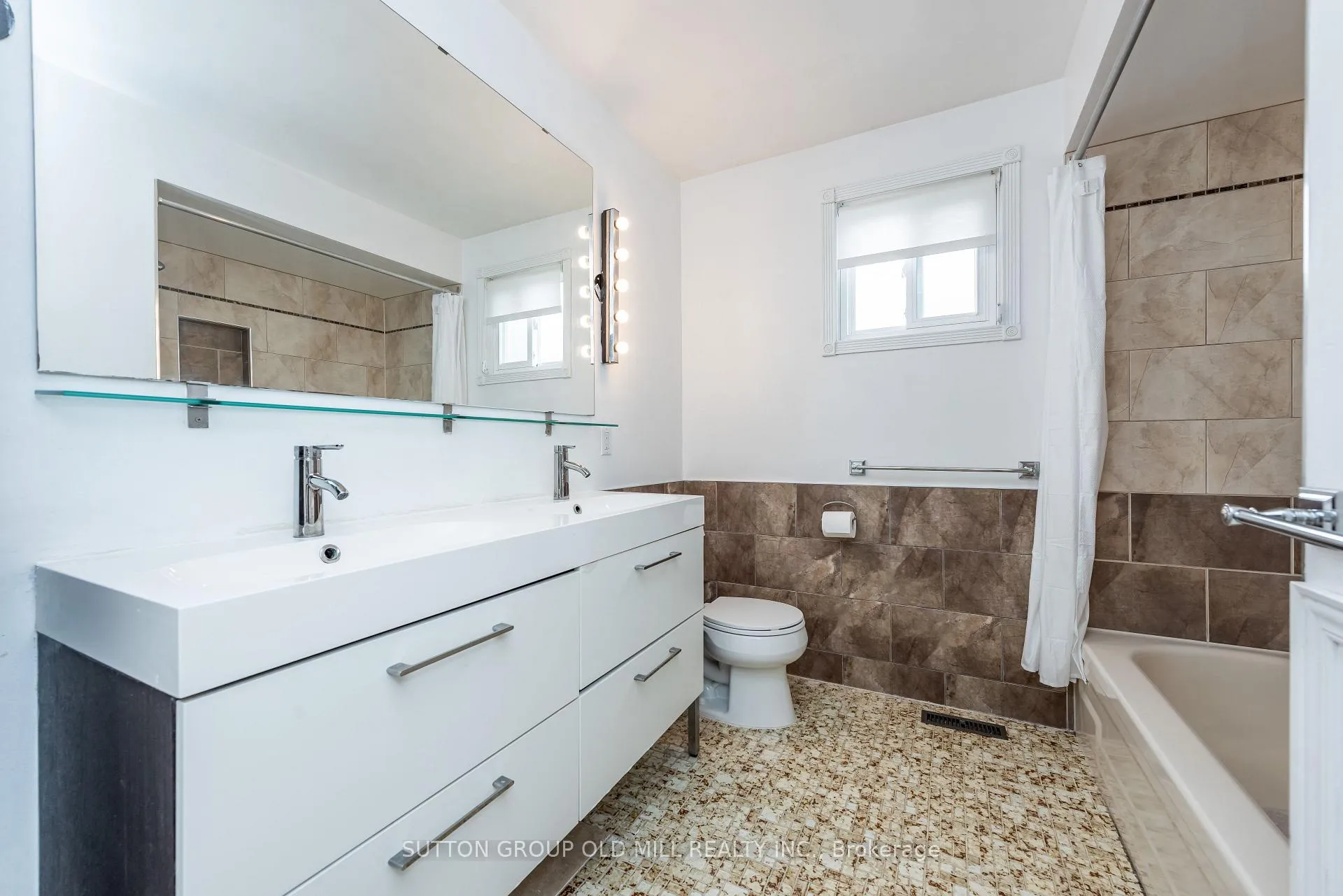 Photo 17 of 1603 Dewberry Crescent, Mississauga, Rathwood — HOMEH