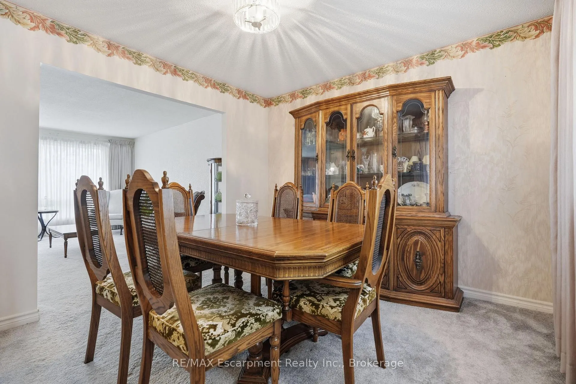 Photo 4 of 10 Farmingdale Crescent, Barrie, Cundles East — HOMEH