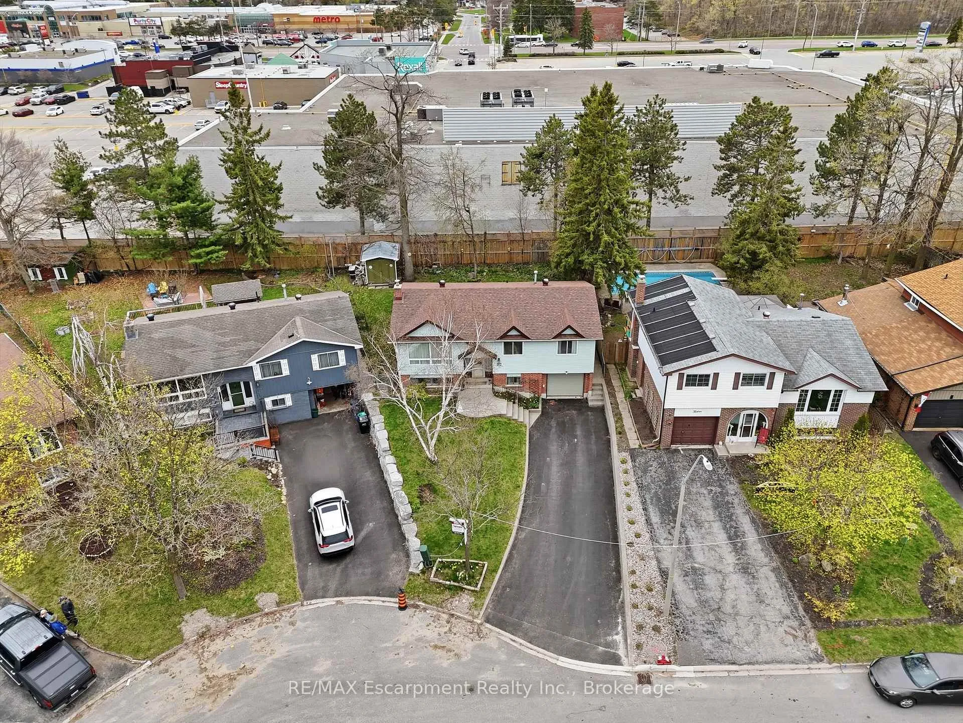 Photo 19 of 10 Farmingdale Crescent, Barrie, Cundles East — HOMEH