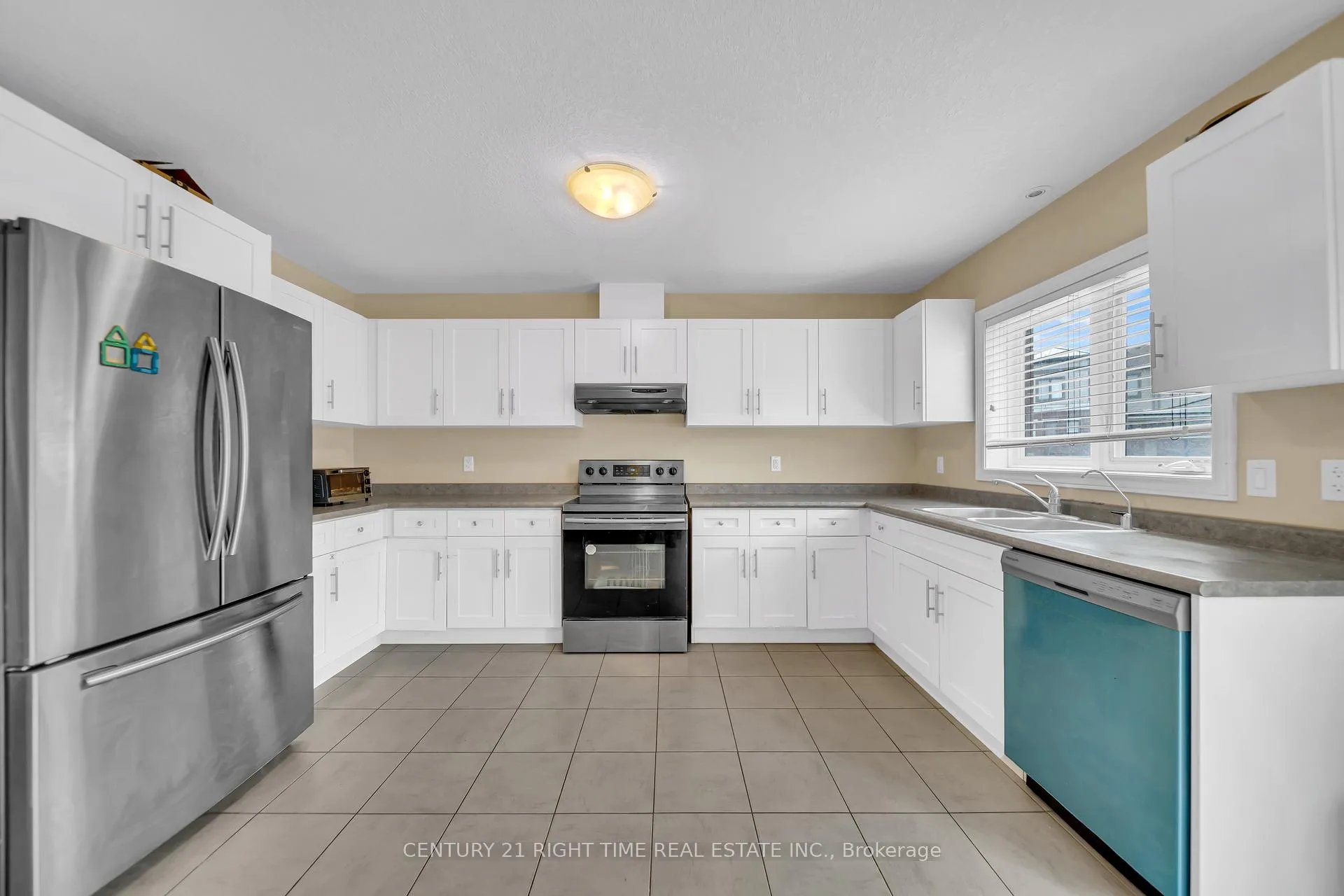 Photo 10 of Unit G2, 70 Willowrun Drive, Kitchener, Idlewood/Lackner Woods — HOMEH