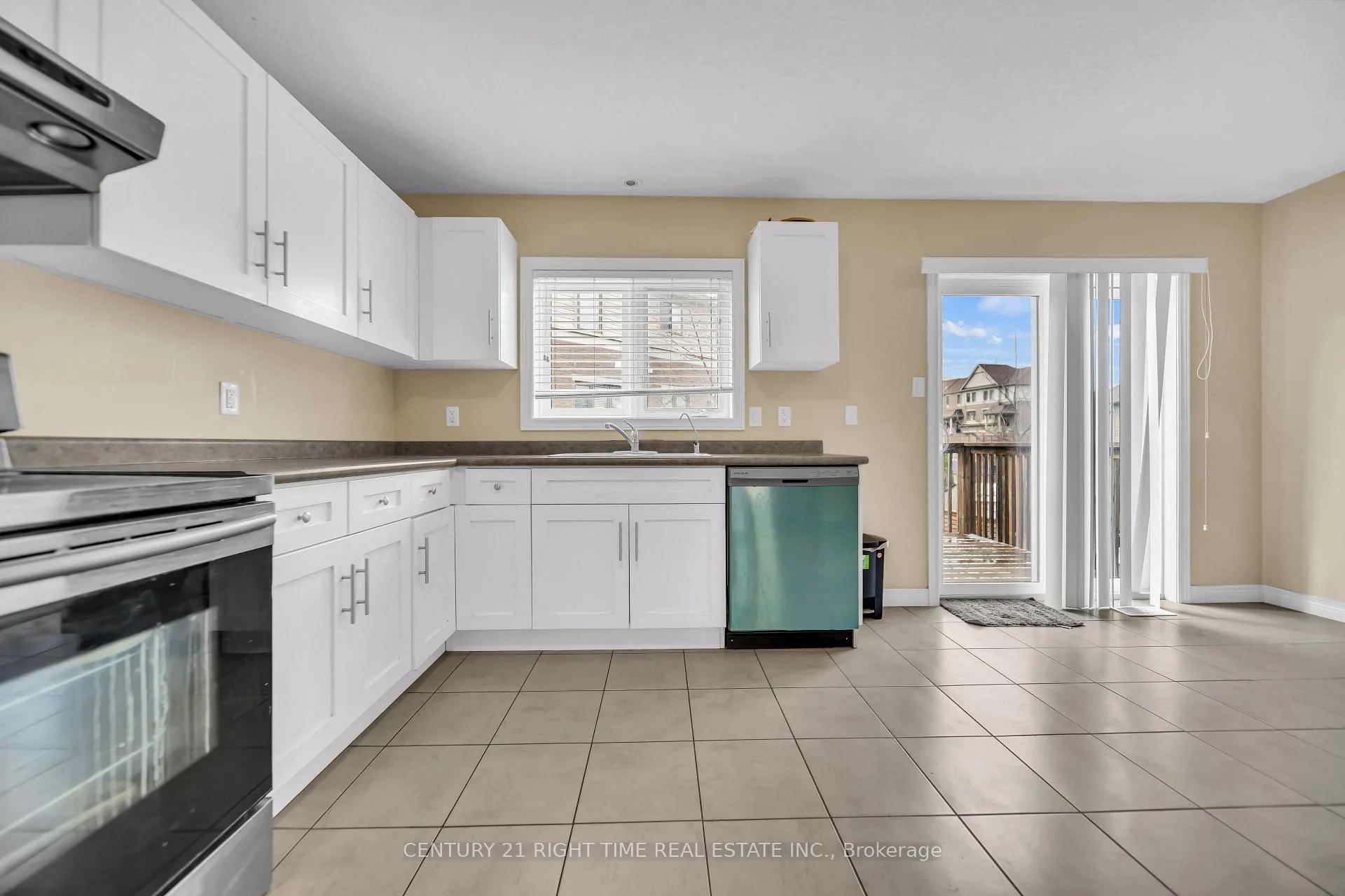 Photo 12 of Unit G2, 70 Willowrun Drive, Kitchener, Idlewood/Lackner Woods — HOMEH