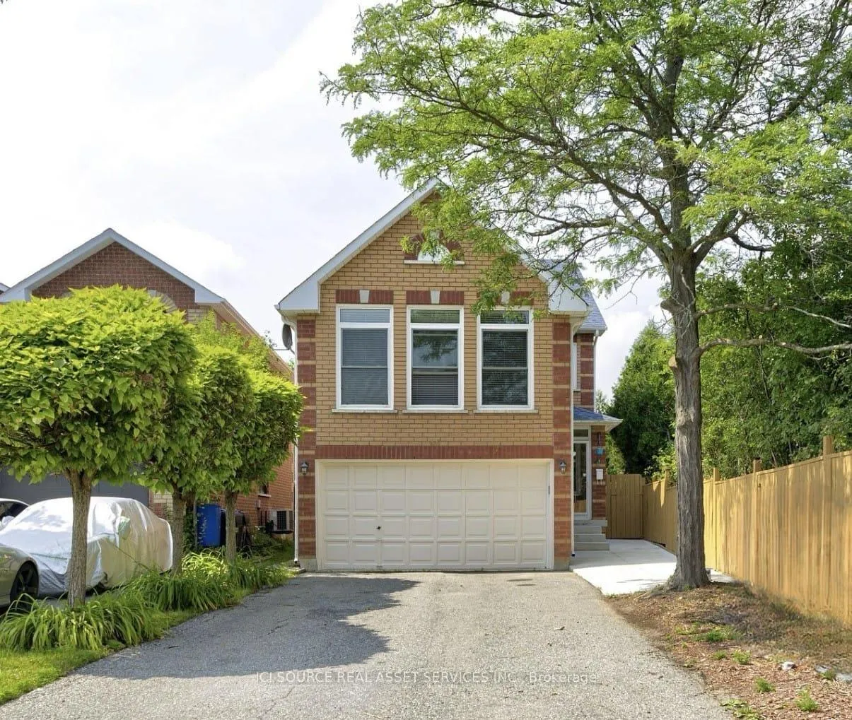 Front of Unit Upper, 45 Sunley Crescent