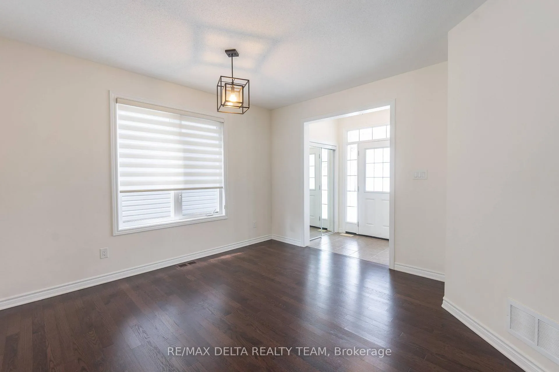 Photo 5 of 203 Flowing Creek Circle, Ottawa, Kanata - Emerald Meadows/Trailwest — HOMEH