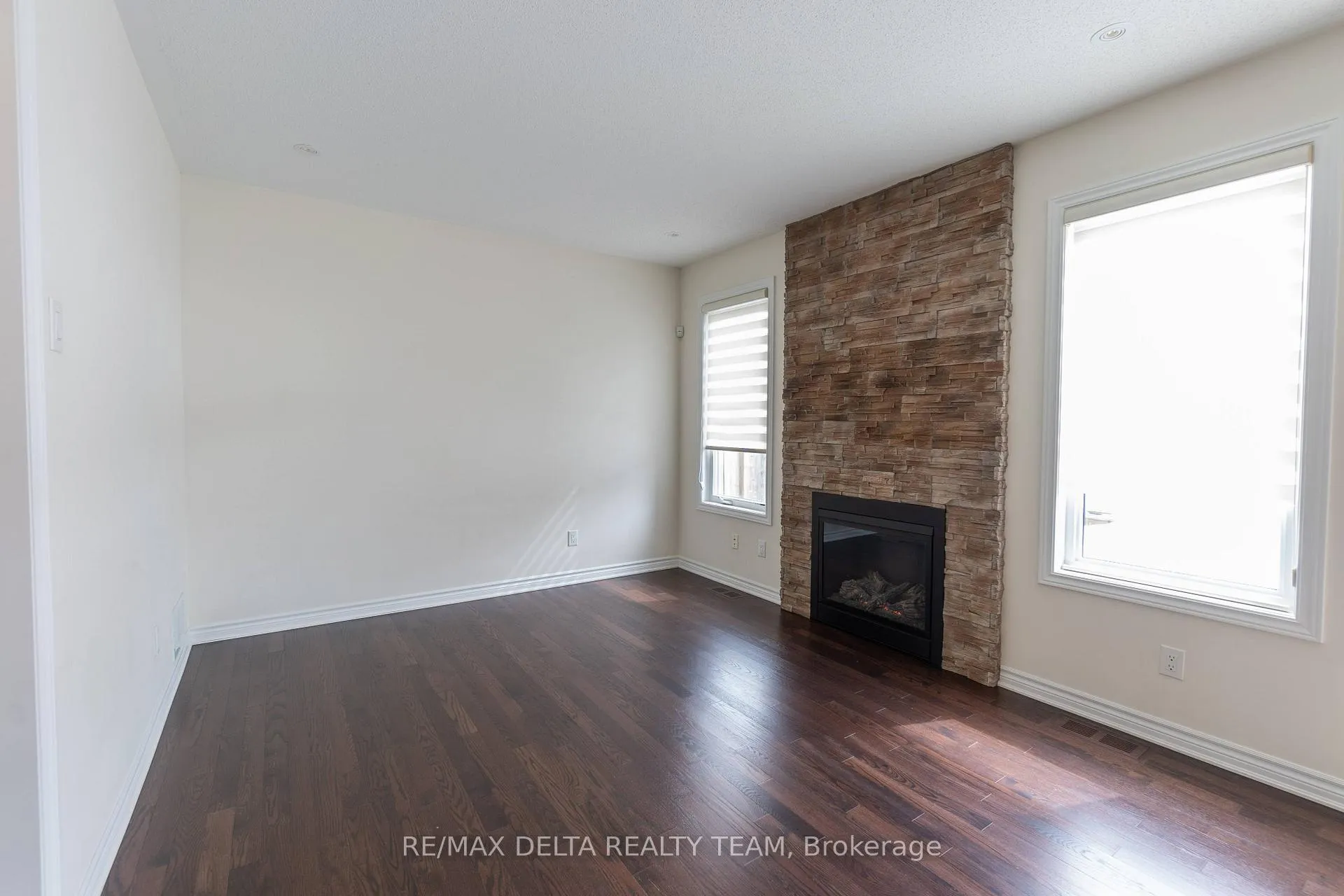 Photo 9 of 203 Flowing Creek Circle, Ottawa, Kanata - Emerald Meadows/Trailwest — HOMEH