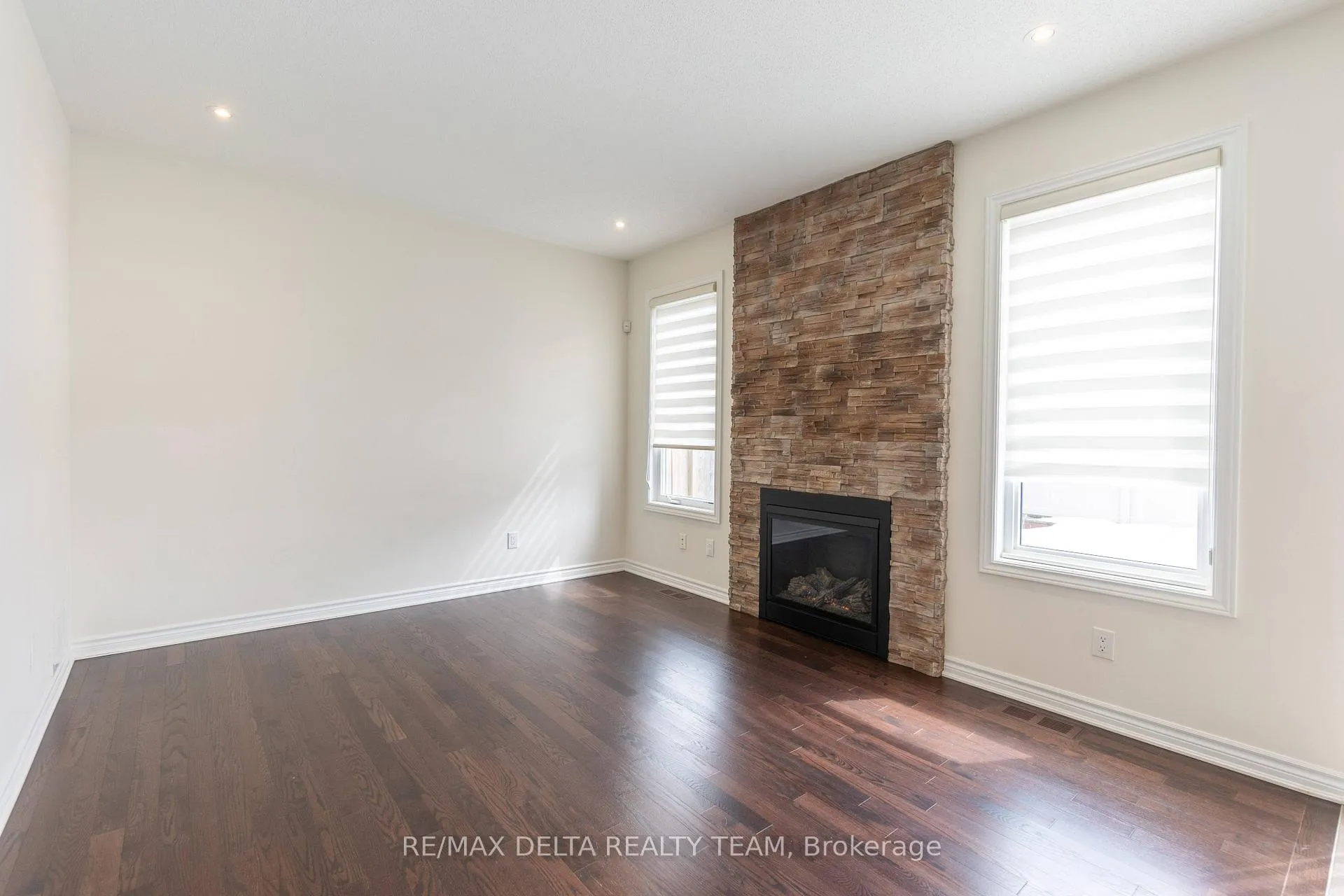 Photo 12 of 203 Flowing Creek Circle, Ottawa, Kanata - Emerald Meadows/Trailwest — HOMEH
