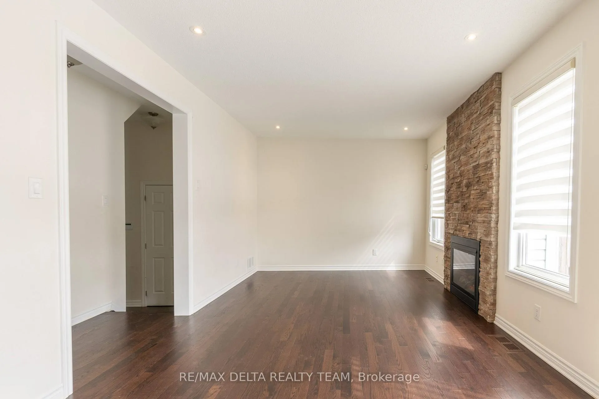 Photo 14 of 203 Flowing Creek Circle, Ottawa, Kanata - Emerald Meadows/Trailwest — HOMEH
