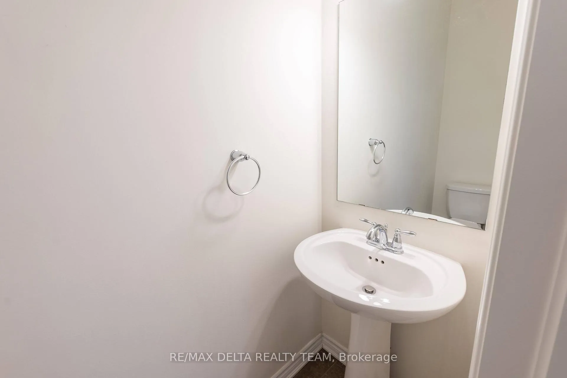 Photo 15 of 203 Flowing Creek Circle, Ottawa, Kanata - Emerald Meadows/Trailwest — HOMEH
