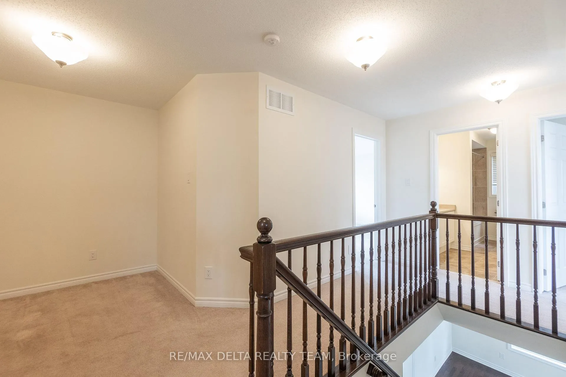 Photo 18 of 203 Flowing Creek Circle, Ottawa, Kanata - Emerald Meadows/Trailwest — HOMEH