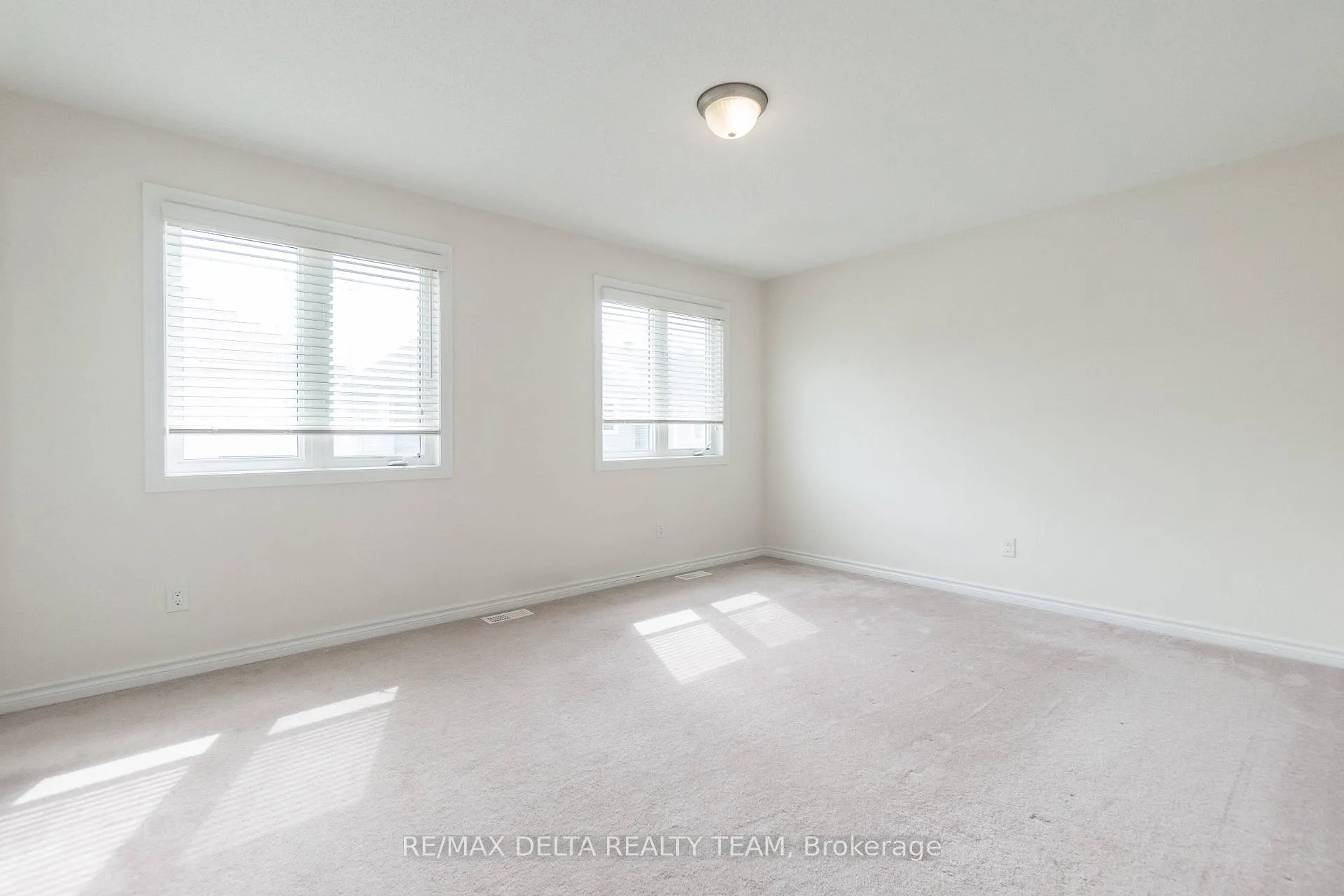 Photo 19 of 203 Flowing Creek Circle, Ottawa, Kanata - Emerald Meadows/Trailwest — HOMEH