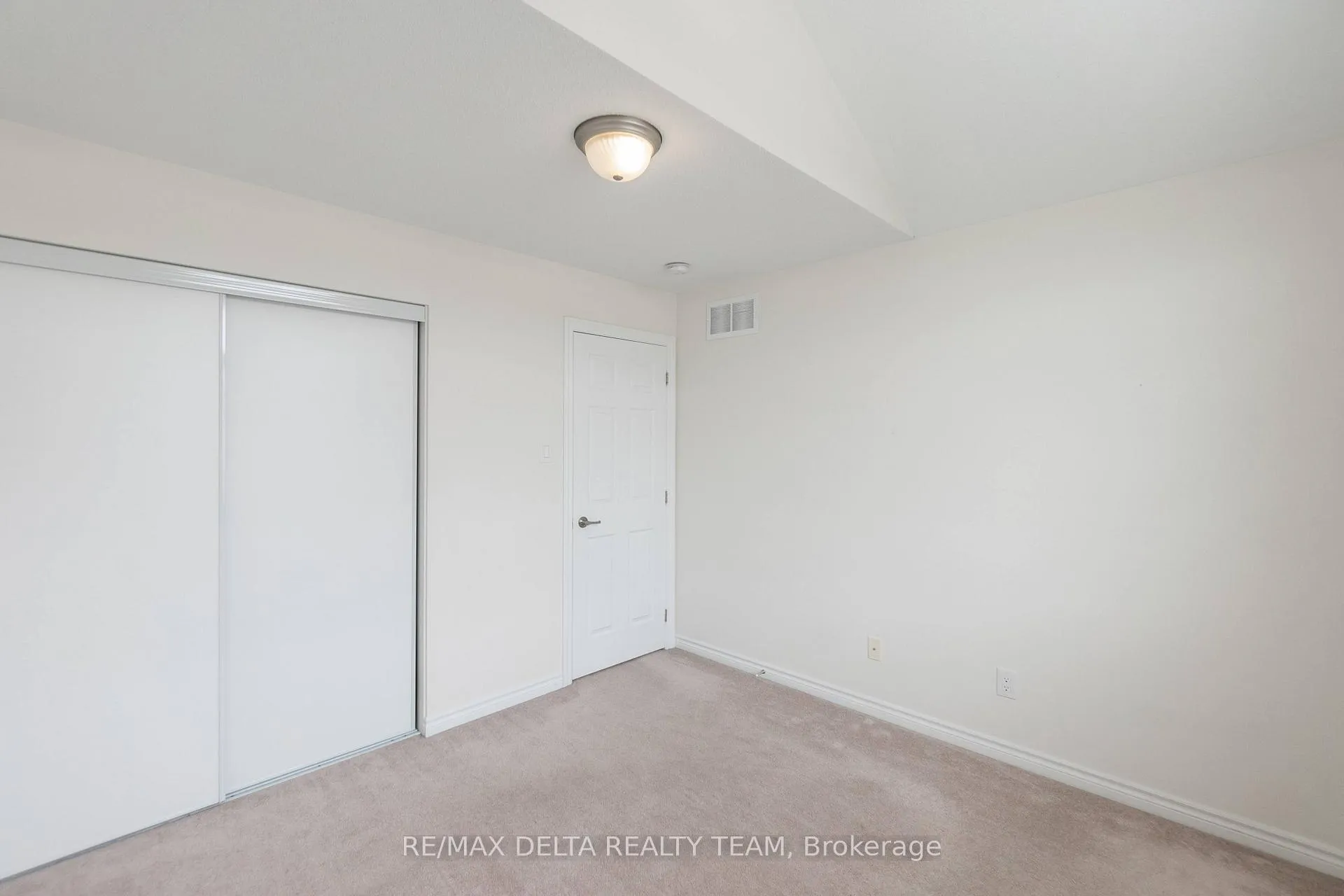 Photo 30 of 203 Flowing Creek Circle, Ottawa, Kanata - Emerald Meadows/Trailwest — HOMEH
