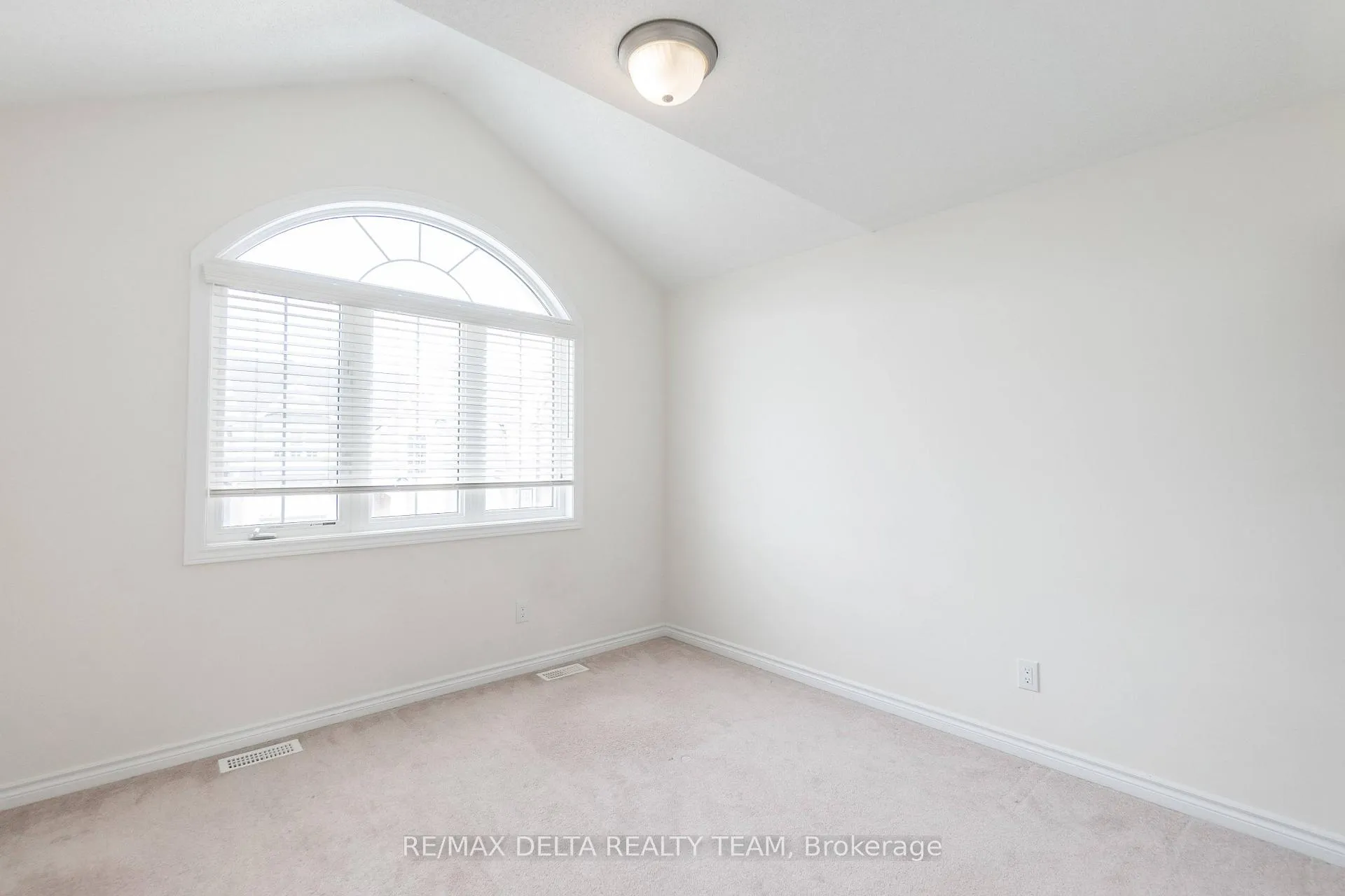 Photo 31 of 203 Flowing Creek Circle, Ottawa, Kanata - Emerald Meadows/Trailwest — HOMEH