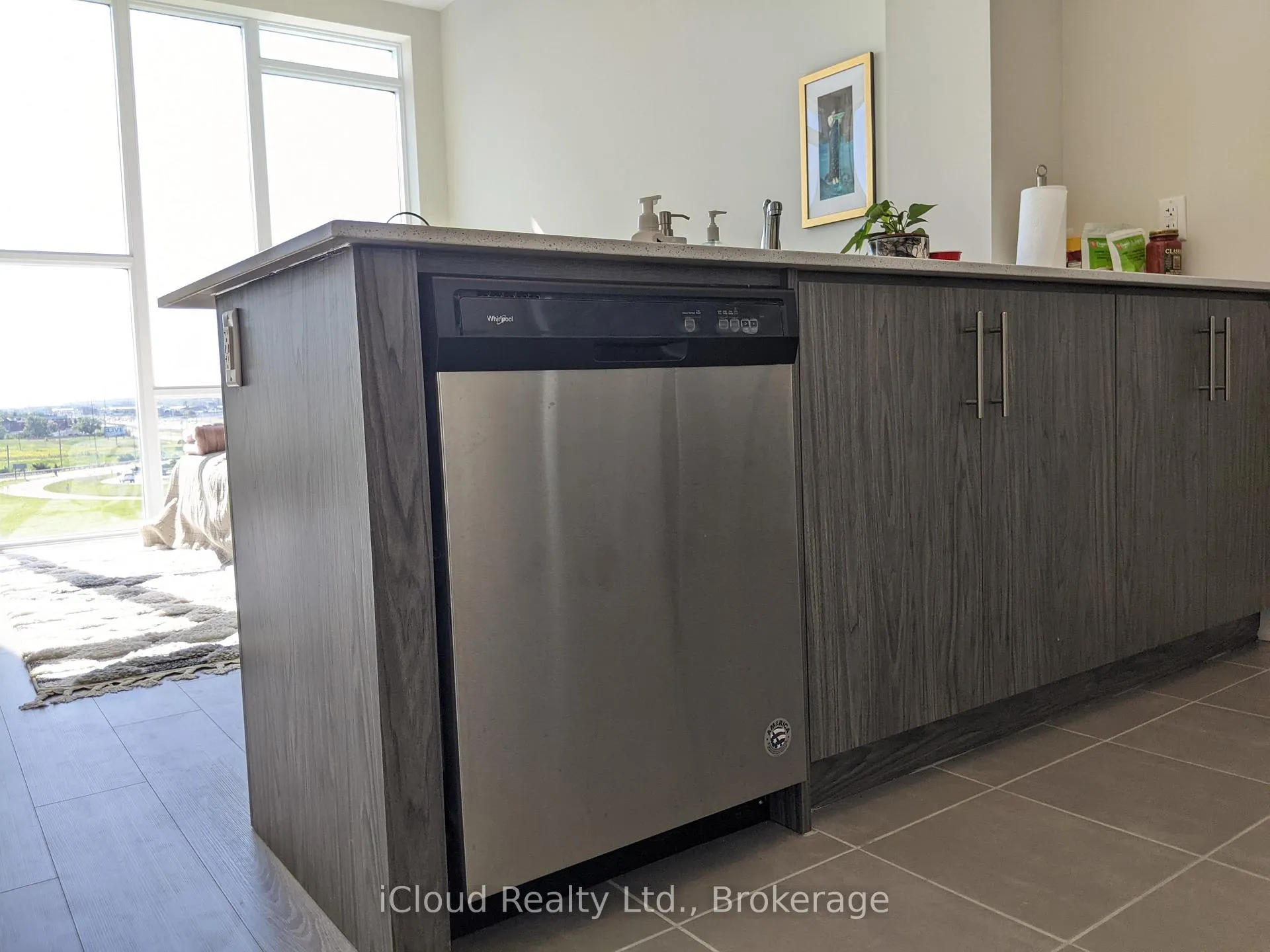 Photo 9 of Unit 617, 16 Concord Place, Grimsby, Grimsby Beach — HOMEH
