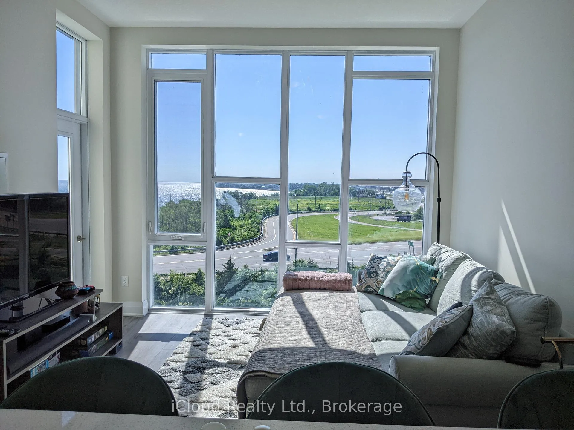 Photo 13 of Unit 617, 16 Concord Place, Grimsby, Grimsby Beach — HOMEH
