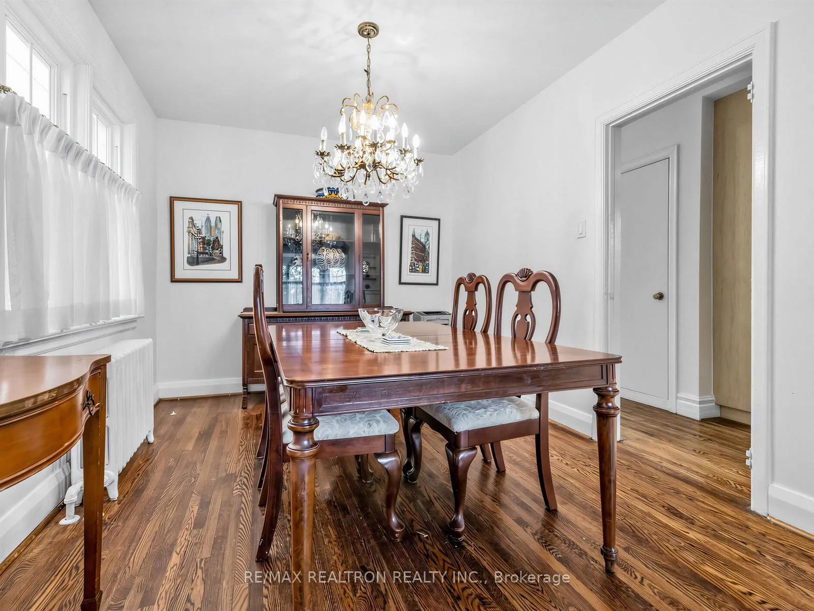 Photo 7 of 12 New Haven Drive, Toronto, Forest Hill North — HOMEH