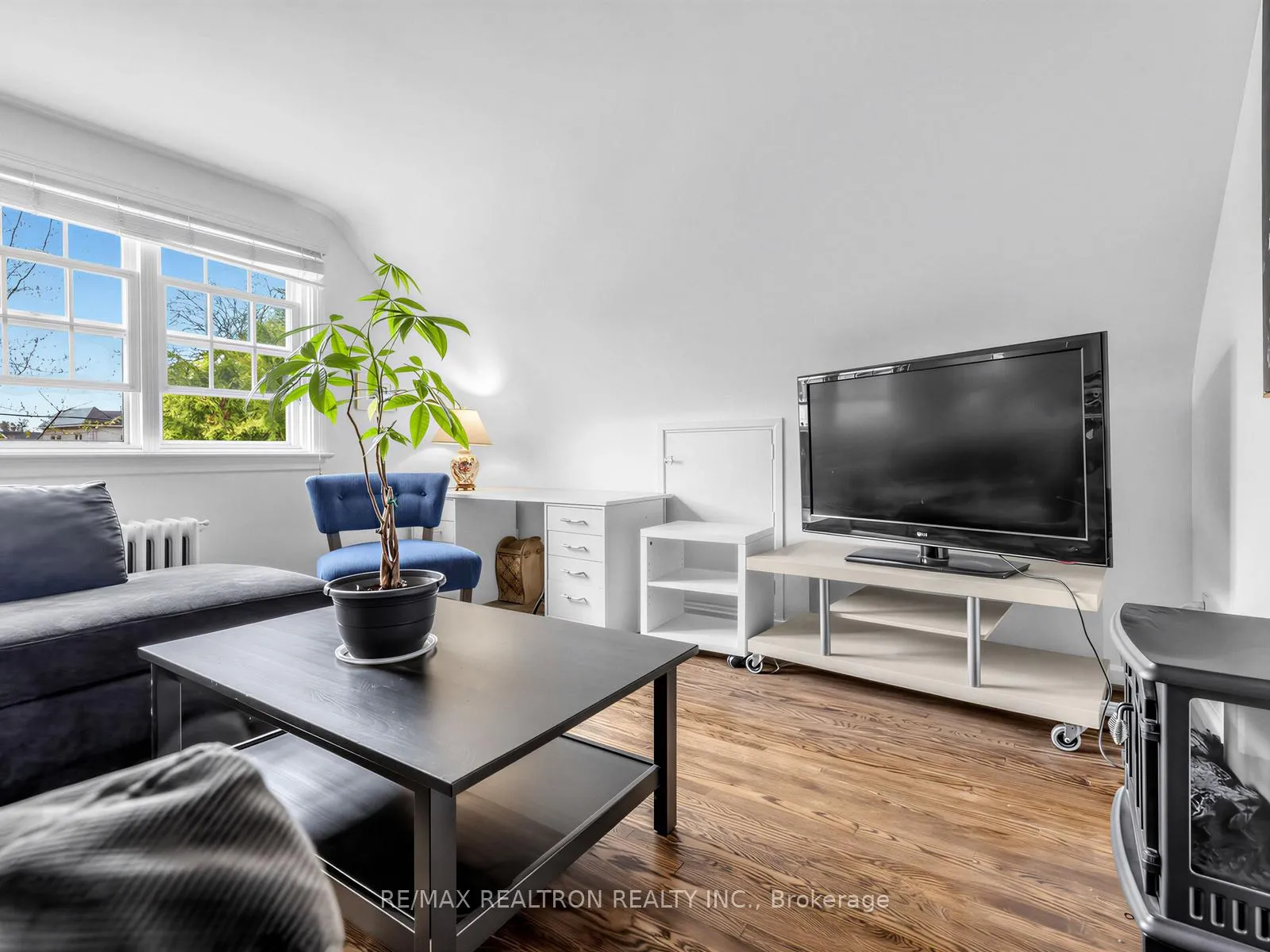 Photo 15 of 12 New Haven Drive, Toronto, Forest Hill North — HOMEH