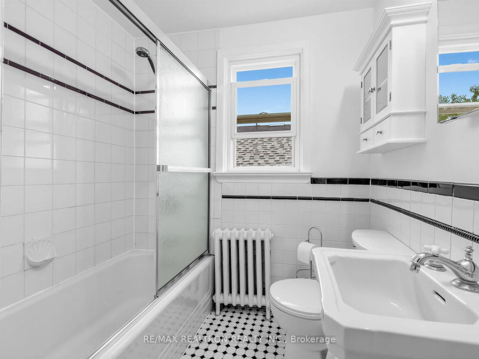 Photo 19 of 12 New Haven Drive, Toronto, Forest Hill North — HOMEH