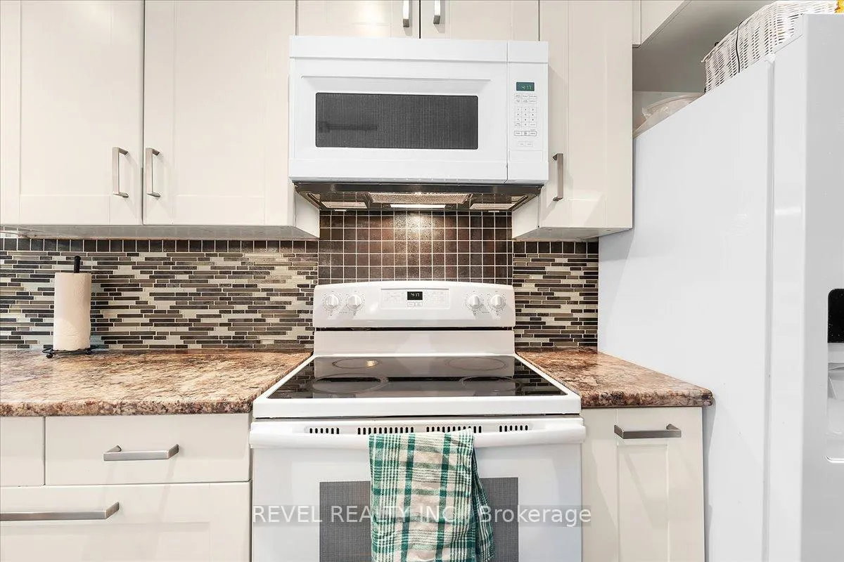 Photo 8 of 3958 23rd Street, Grimsby, Grimsby Escarpment — HOMEH