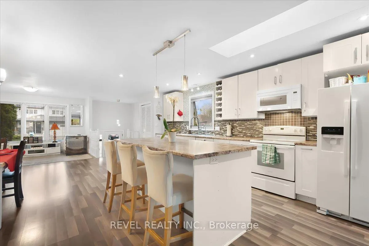 Photo 10 of 3958 23rd Street, Grimsby, Grimsby Escarpment — HOMEH
