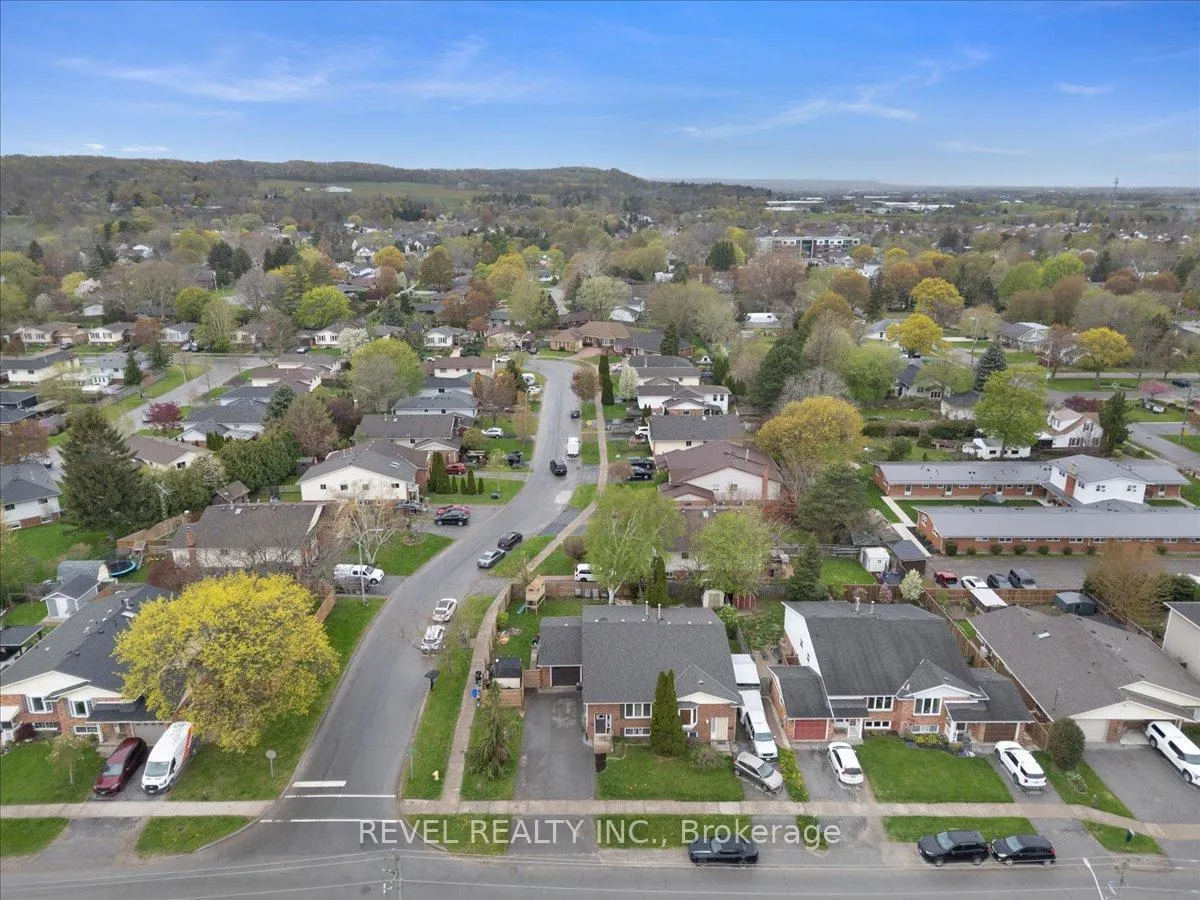 Photo 32 of 3958 23rd Street, Grimsby, Grimsby Escarpment — HOMEH