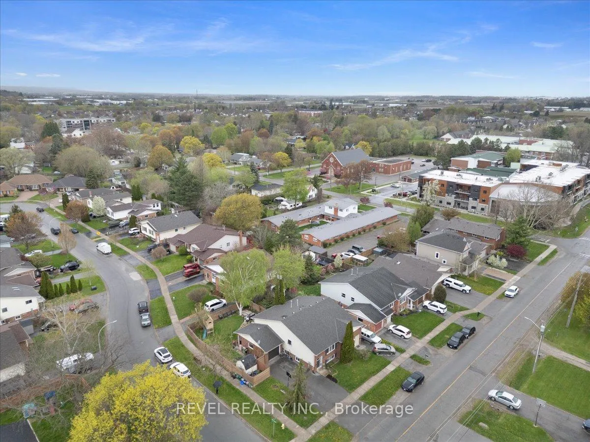 Photo 33 of 3958 23rd Street, Grimsby, Grimsby Escarpment — HOMEH