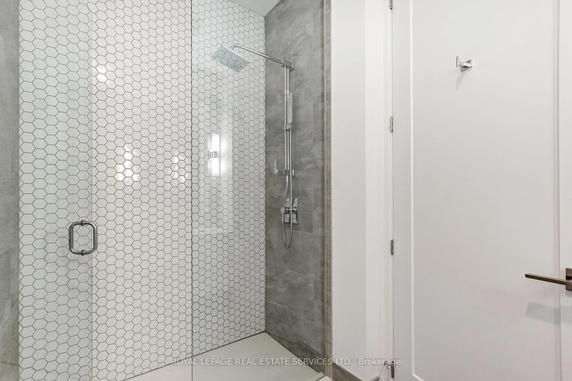 Photo 14 of Unit 404, 1441 Elgin Street, Burlington, Brant — HOMEH