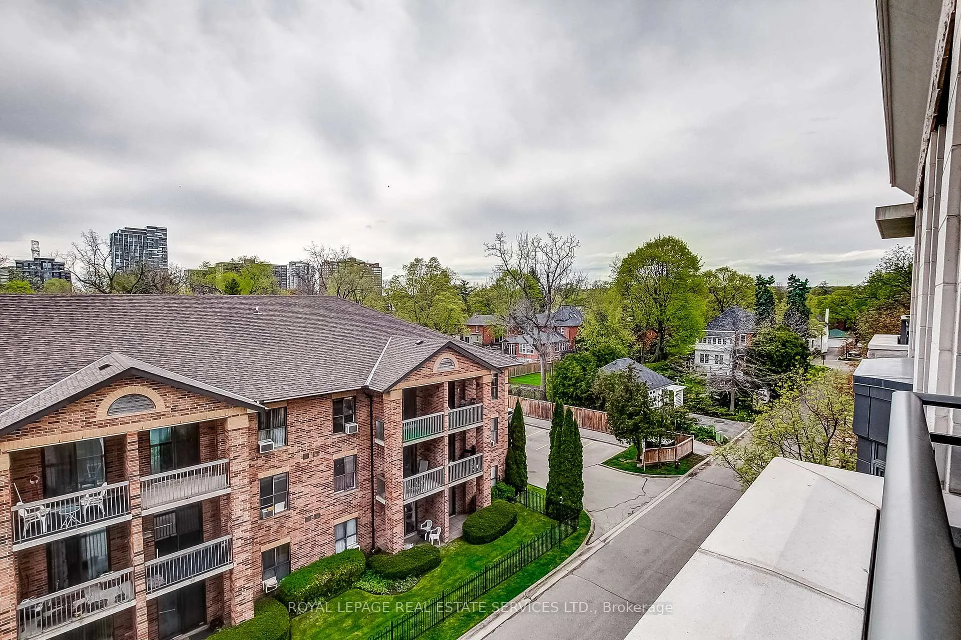 Photo 23 of Unit 404, 1441 Elgin Street, Burlington, Brant — HOMEH