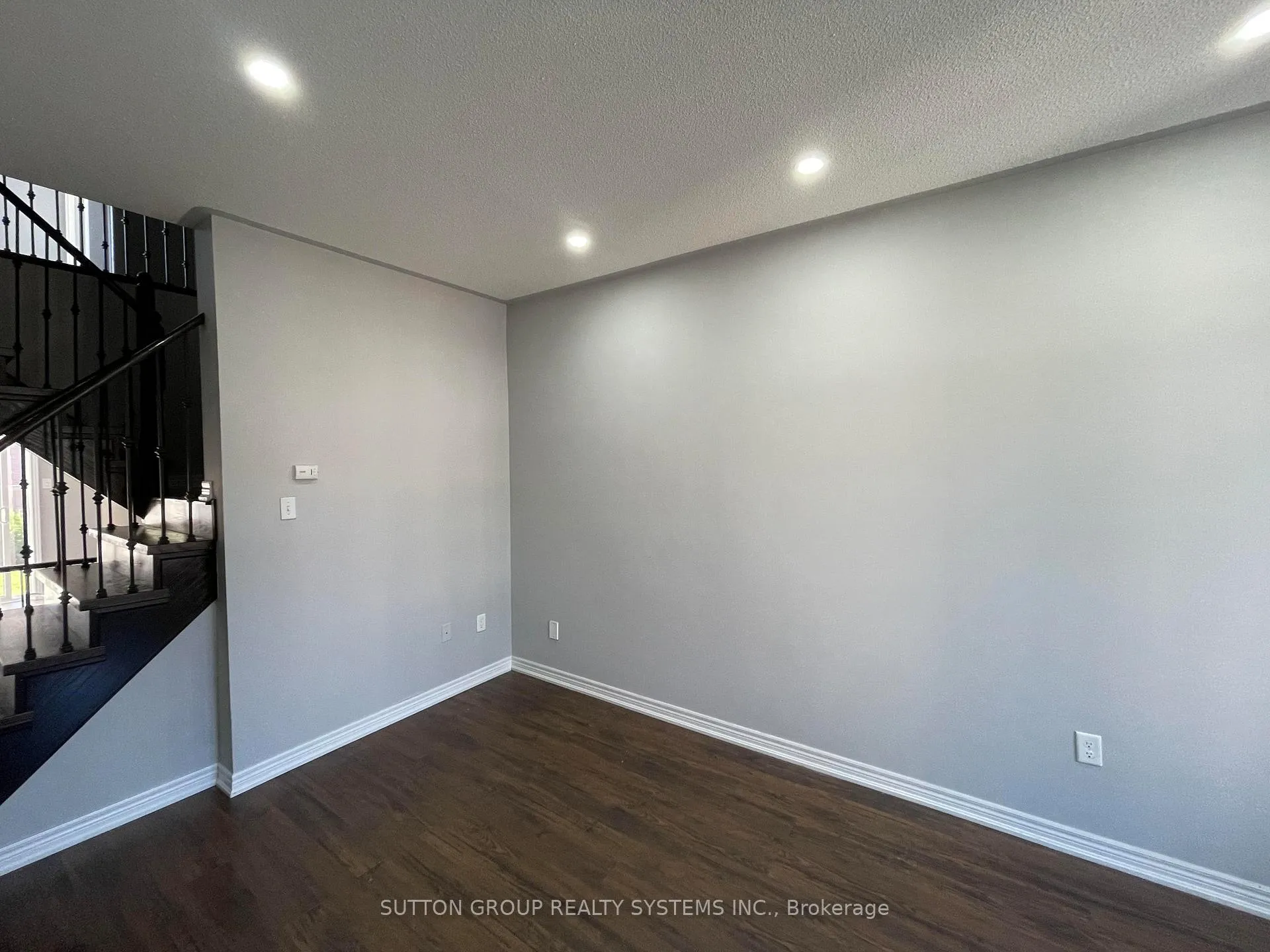 Photo 9 of 6 Raintree Drive, Hamilton, Stoney Creek — HOMEH