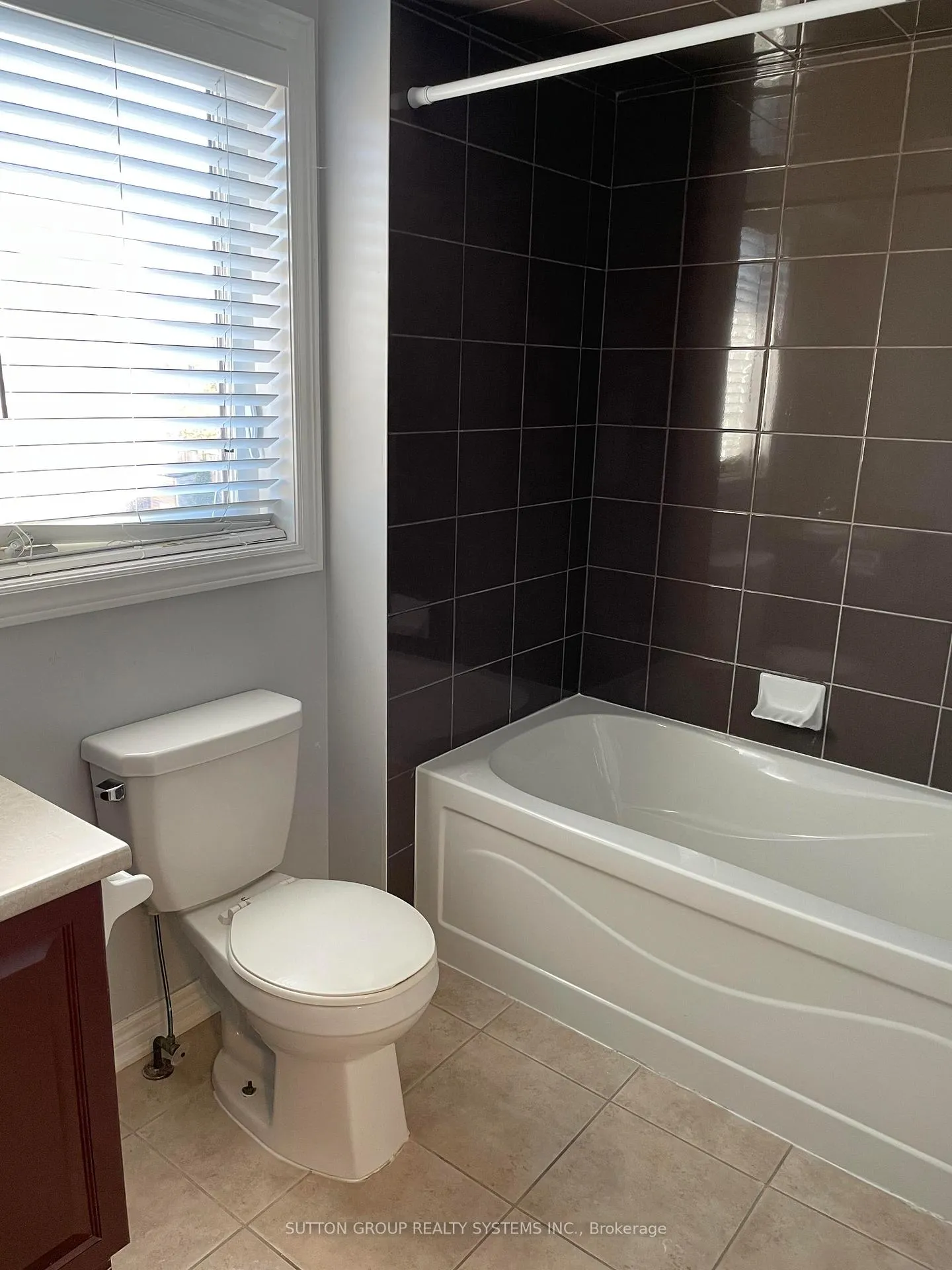 Photo 20 of 6 Raintree Drive, Hamilton, Stoney Creek — HOMEH