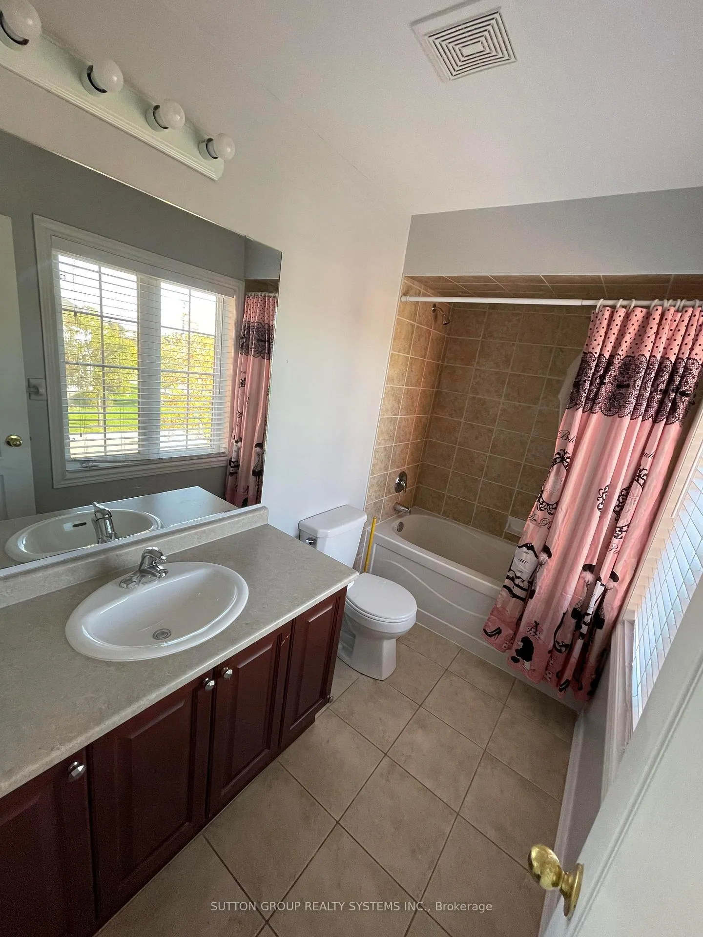 Photo 22 of 6 Raintree Drive, Hamilton, Stoney Creek — HOMEH