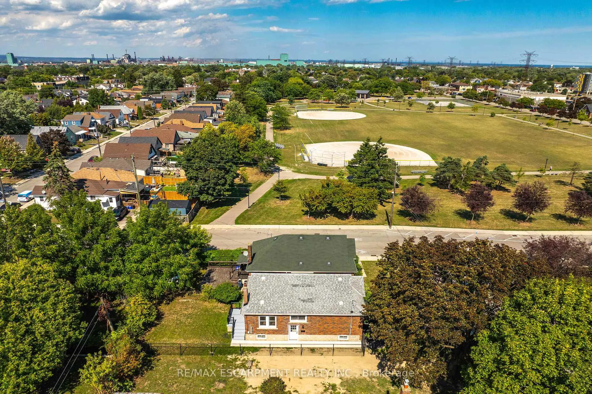 Photo 3 of 126 Auburn Avenue, Hamilton, Bartonville — HOMEH