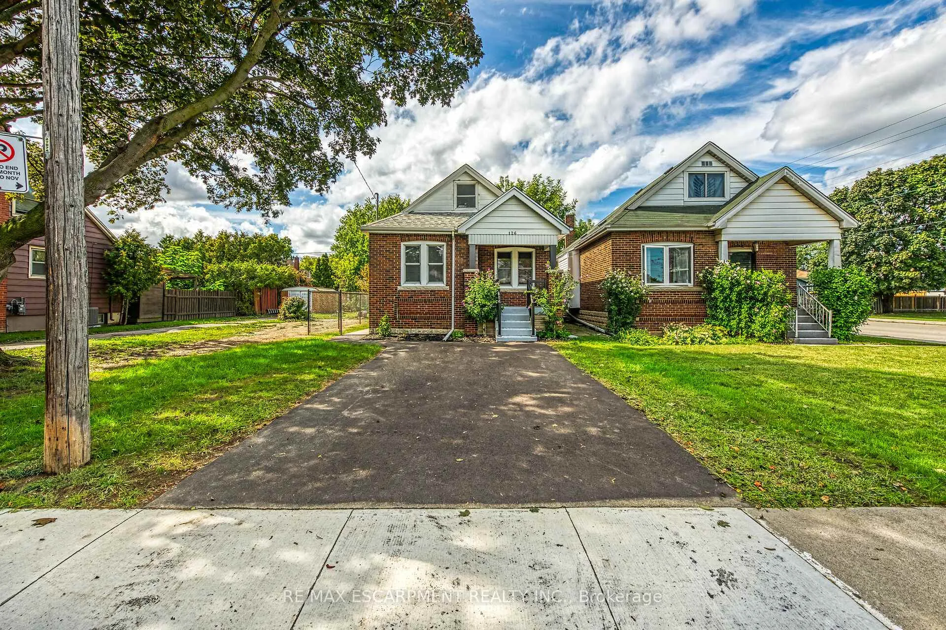 Photo 4 of 126 Auburn Avenue, Hamilton, Bartonville — HOMEH