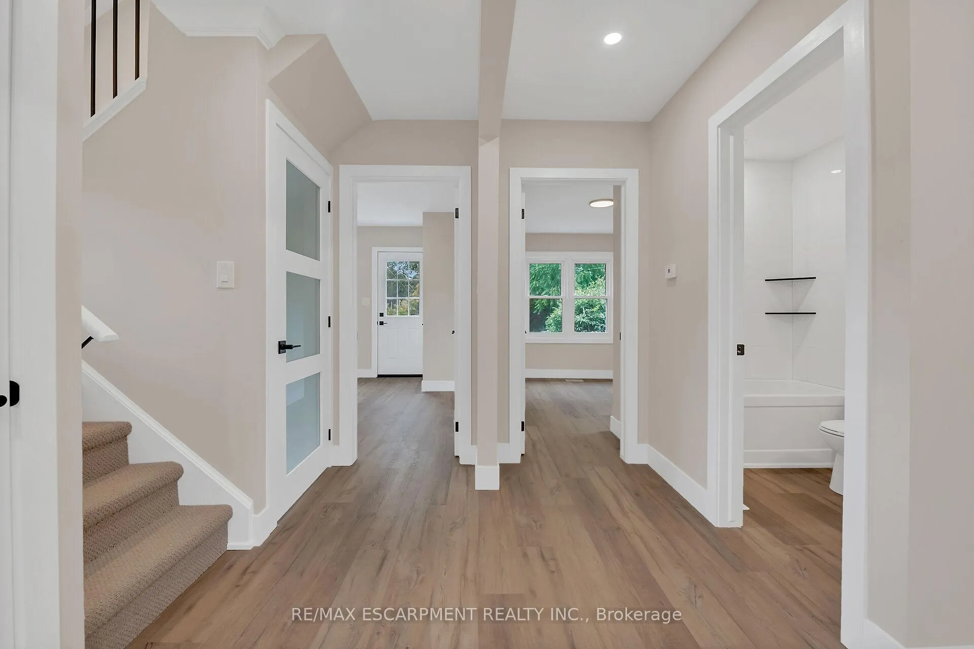 Photo 14 of 126 Auburn Avenue, Hamilton, Bartonville — HOMEH
