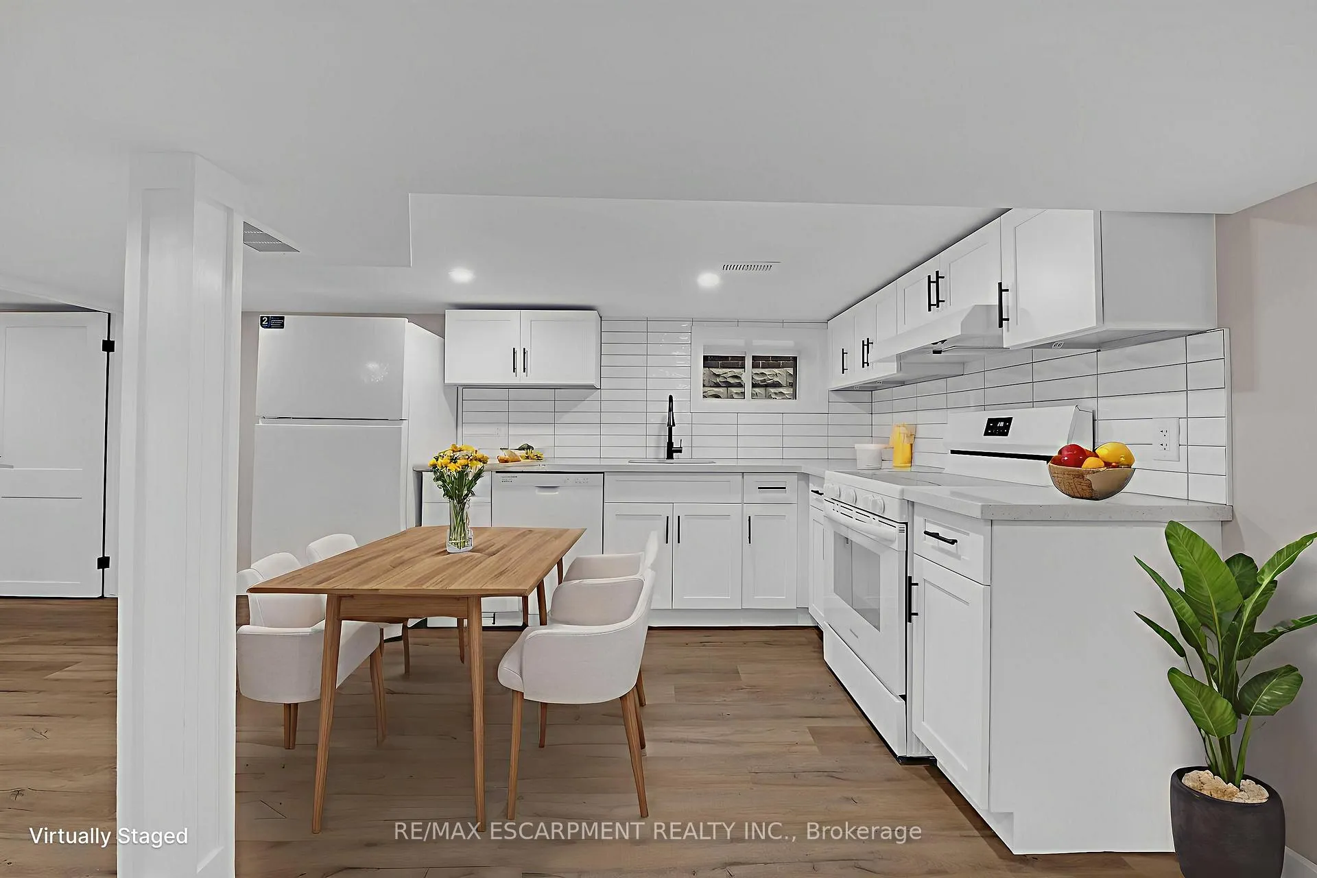 Photo 28 of 126 Auburn Avenue, Hamilton, Bartonville — HOMEH