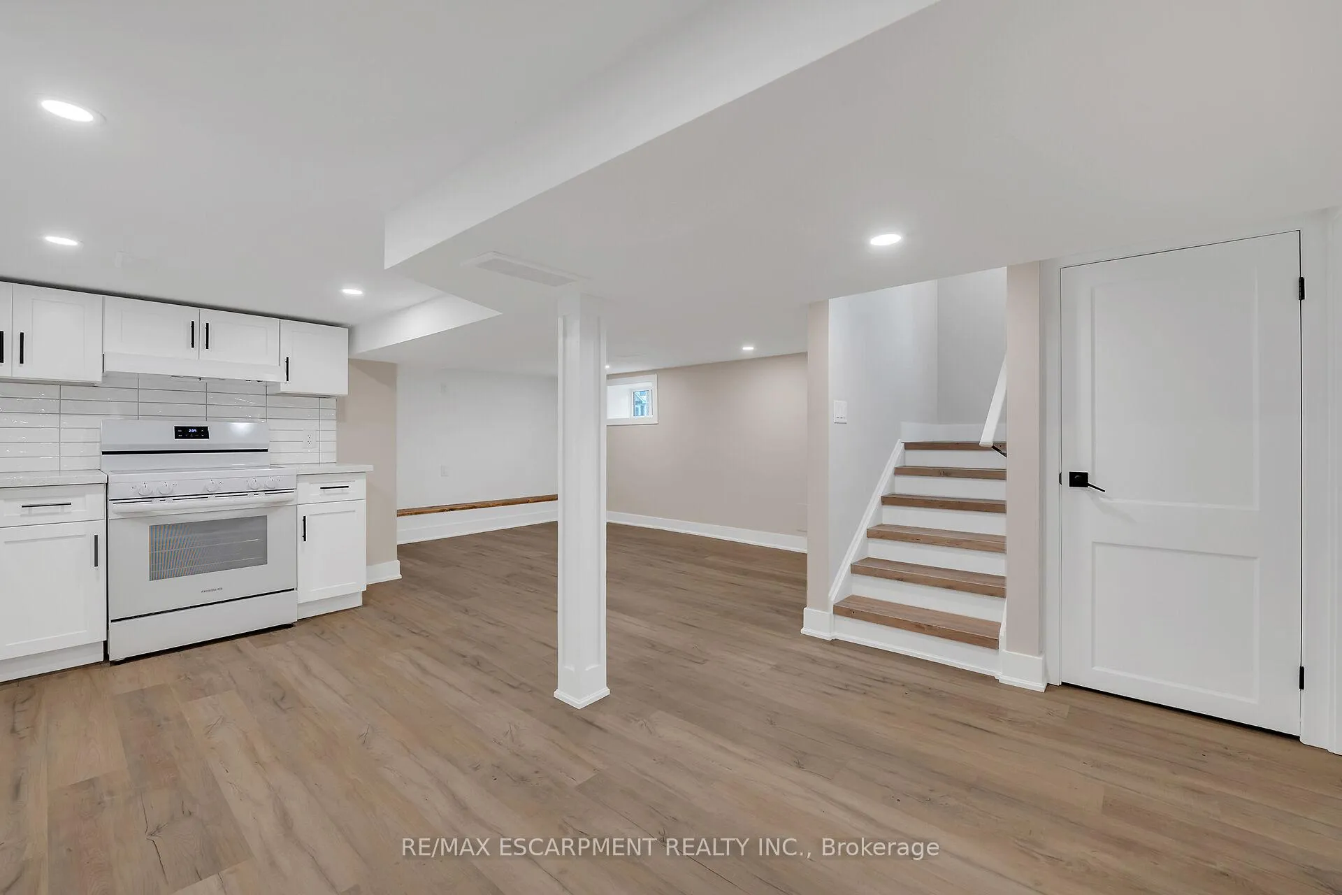 Photo 30 of 126 Auburn Avenue, Hamilton, Bartonville — HOMEH