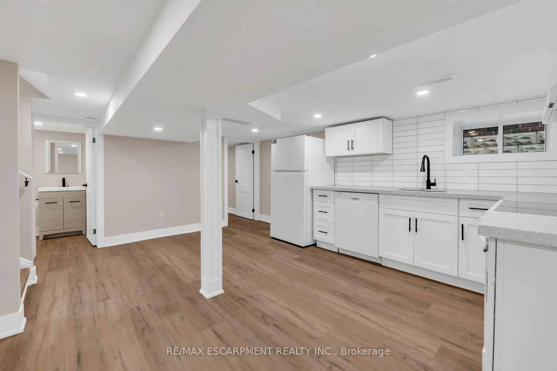 Photo 33 of 126 Auburn Avenue, Hamilton, Bartonville — HOMEH