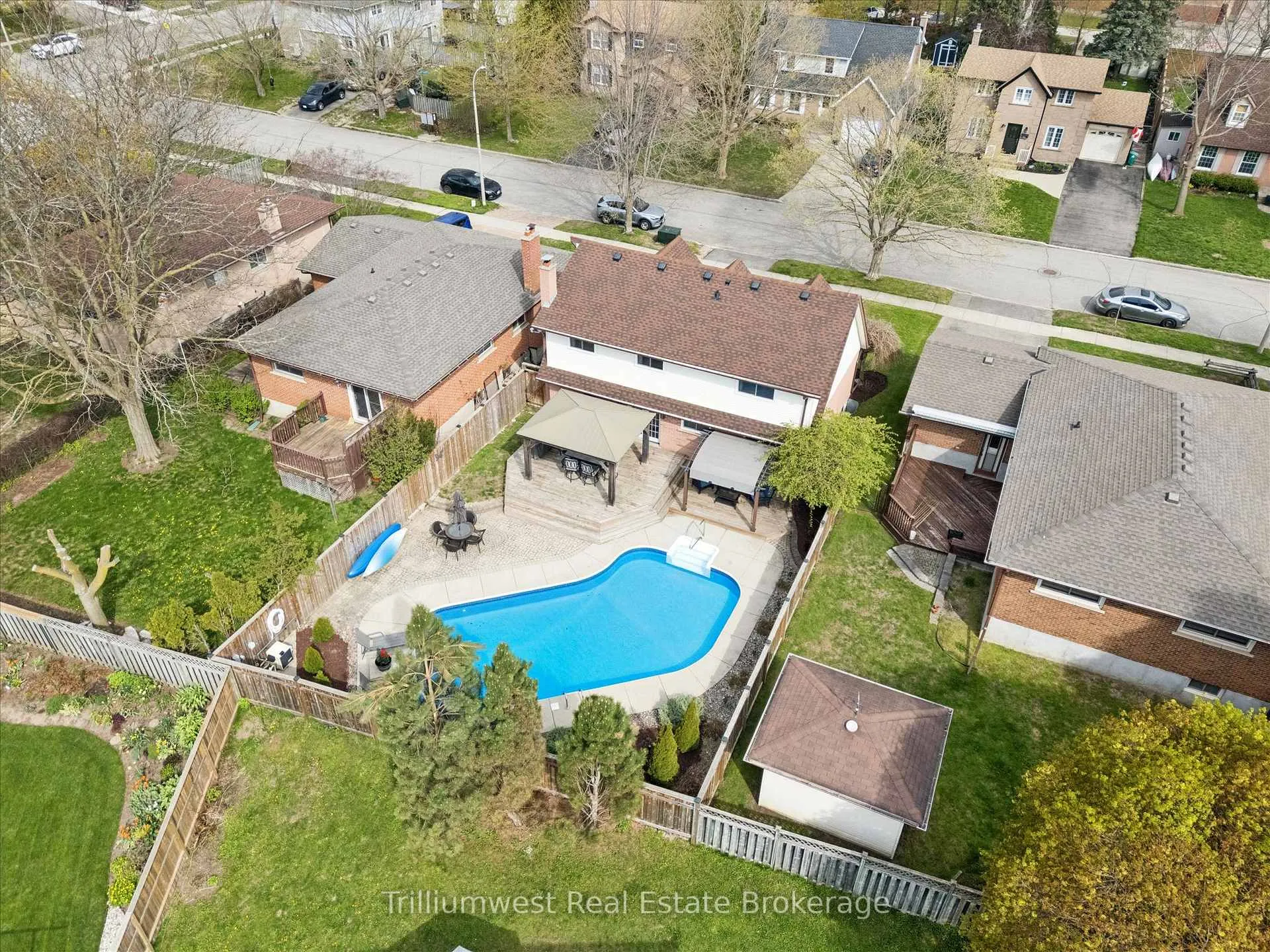 Photo 1 of 625 Pine Island Crescent, Waterloo — HOMEH