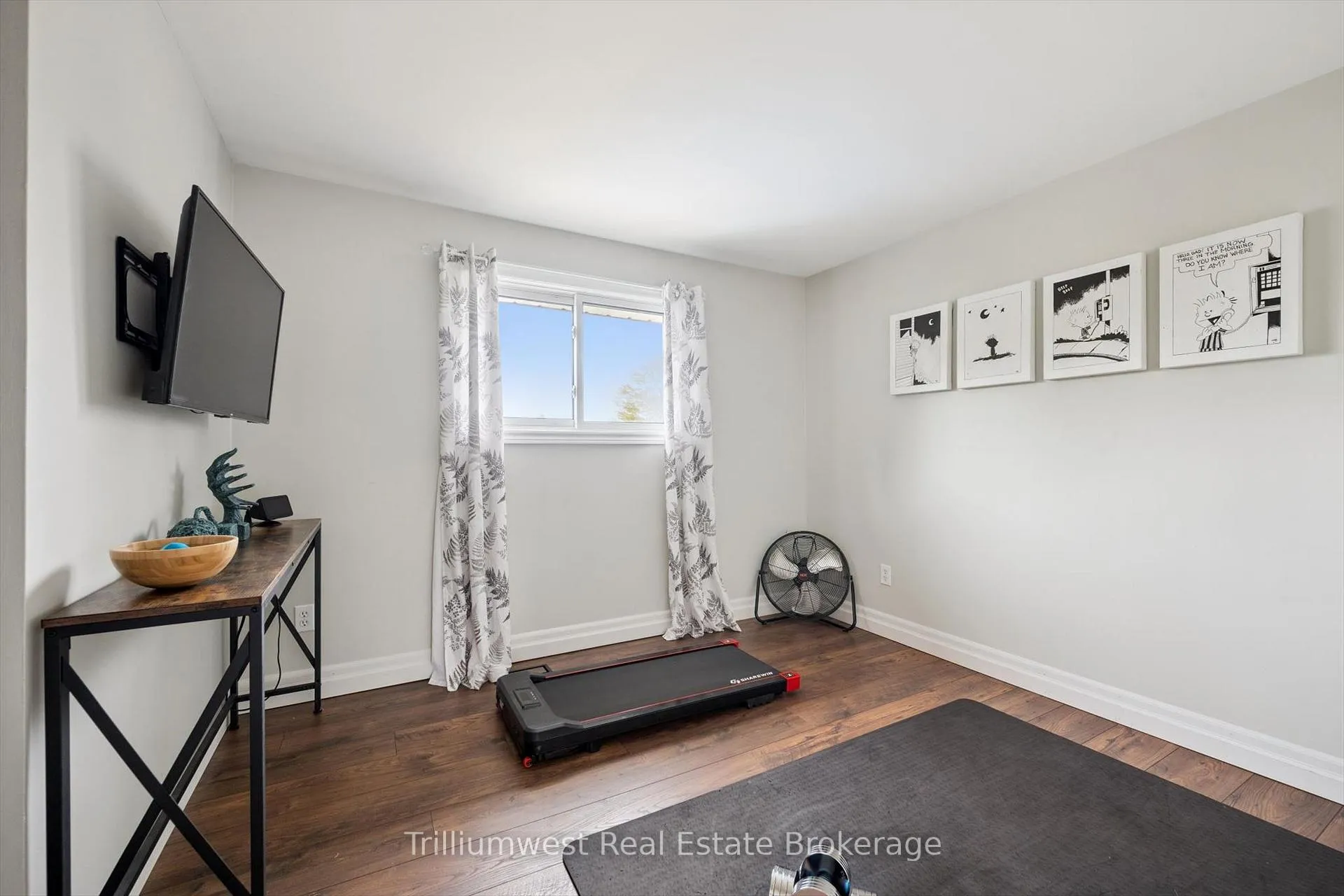 Photo 20 of 625 Pine Island Crescent, Waterloo — HOMEH