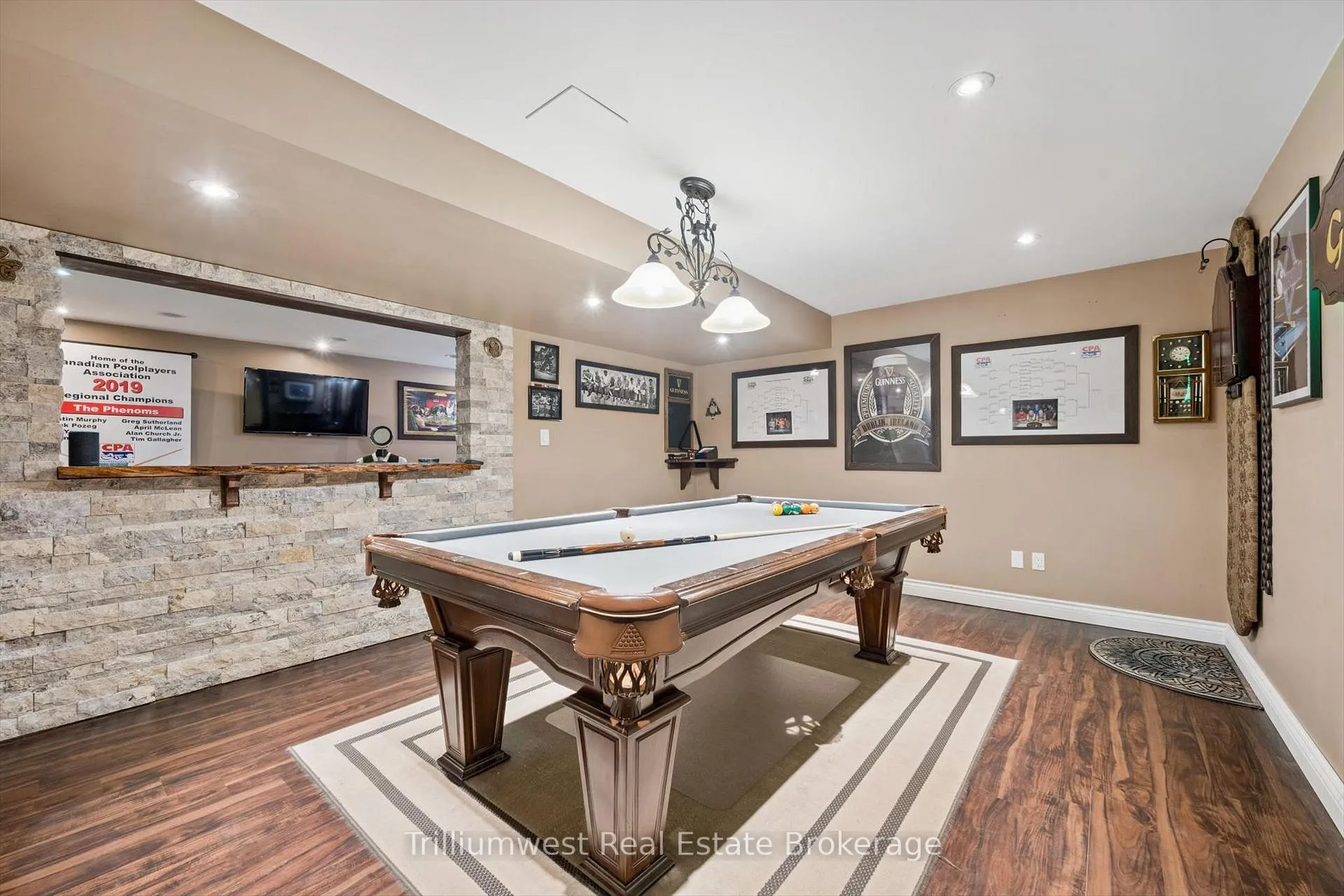 Photo 26 of 625 Pine Island Crescent, Waterloo — HOMEH