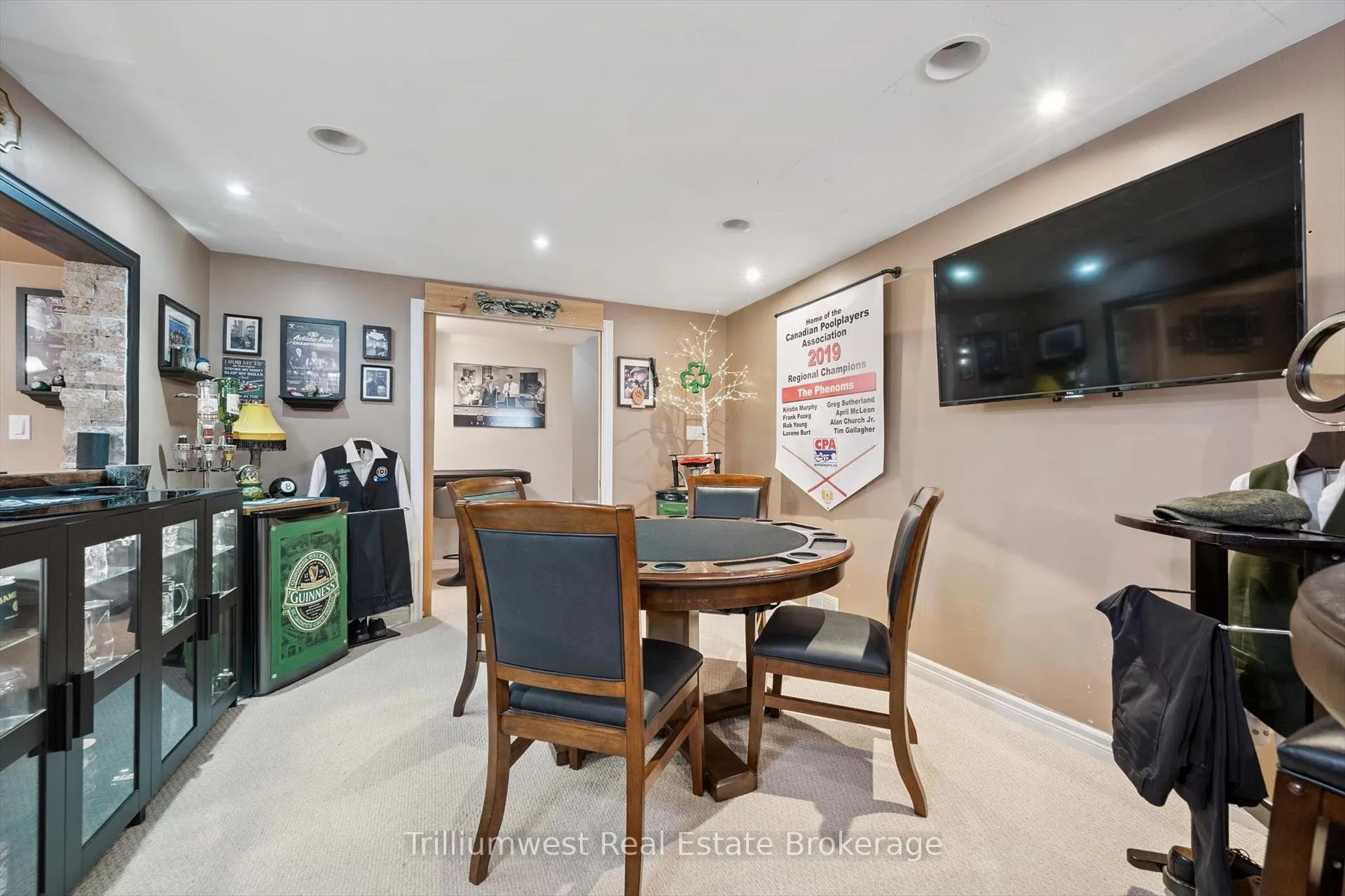 Photo 27 of 625 Pine Island Crescent, Waterloo — HOMEH