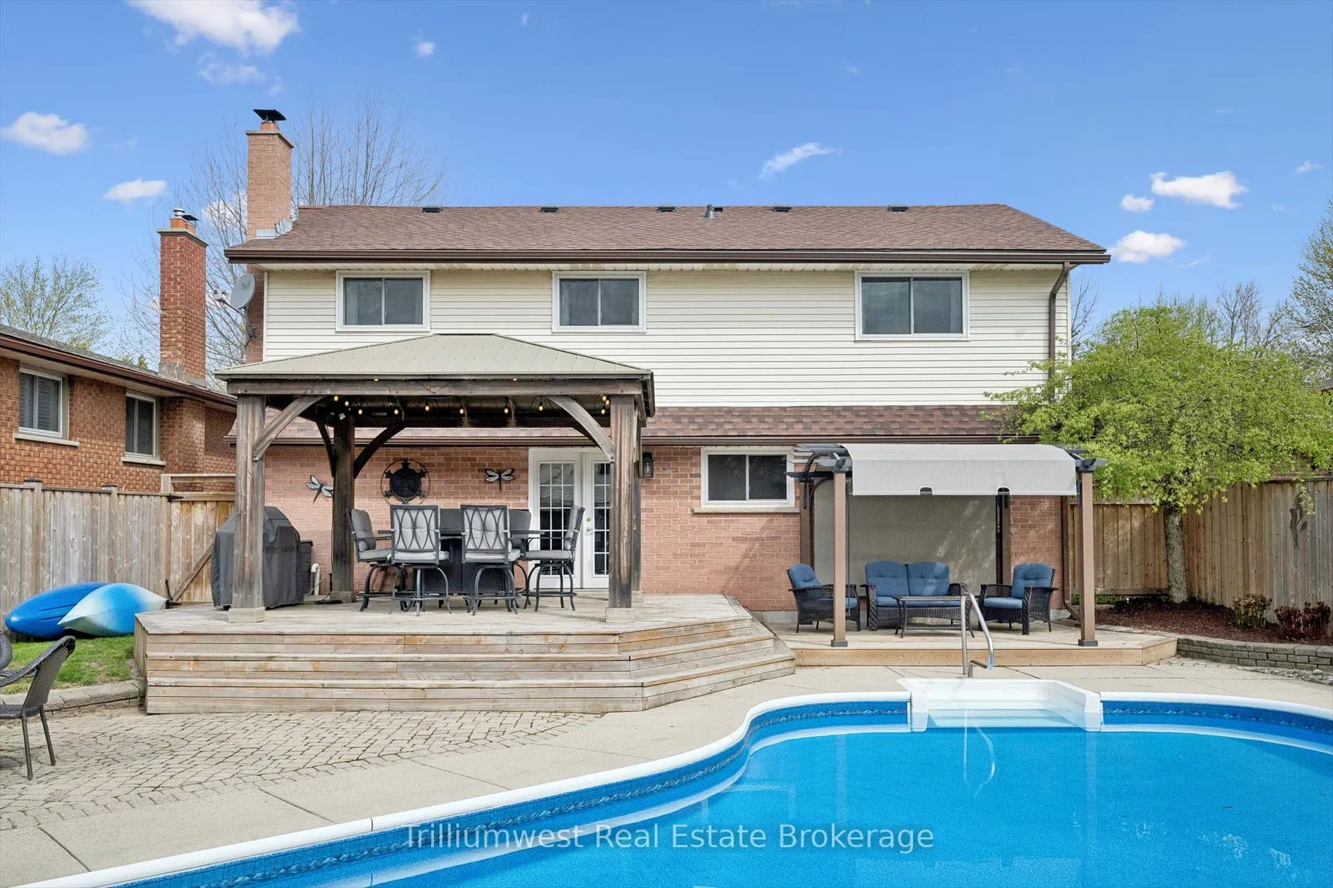 Photo 36 of 625 Pine Island Crescent, Waterloo — HOMEH