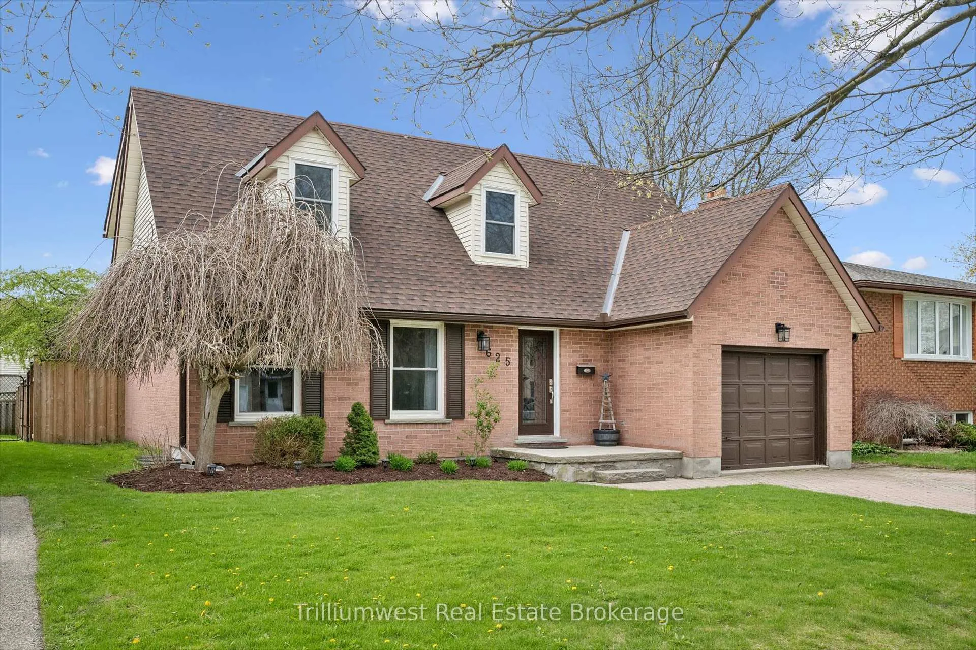 Photo 41 of 625 Pine Island Crescent, Waterloo — HOMEH