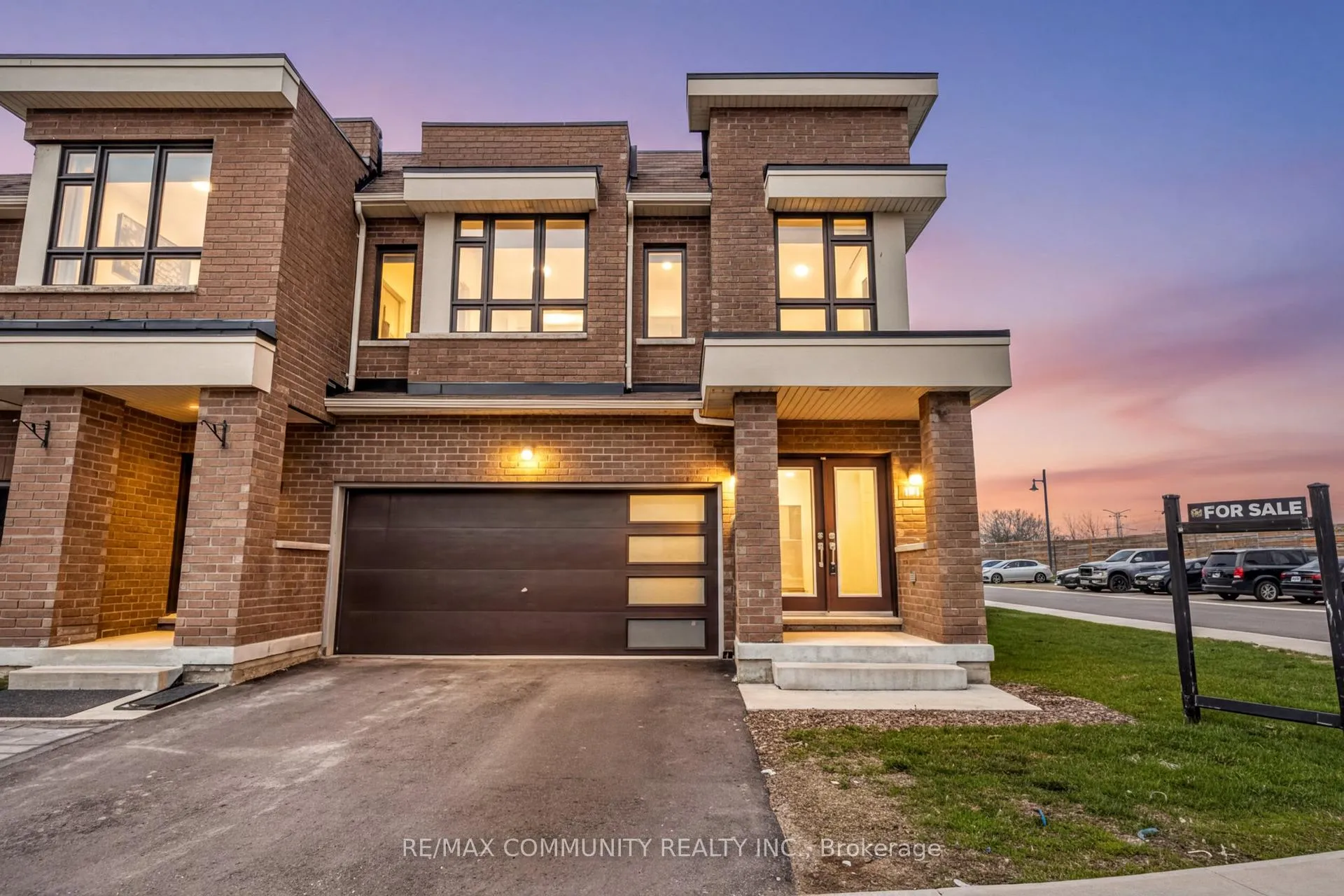 Photo 1 of 101 Sailors Landing, Clarington, Bowmanville — HOMEH
