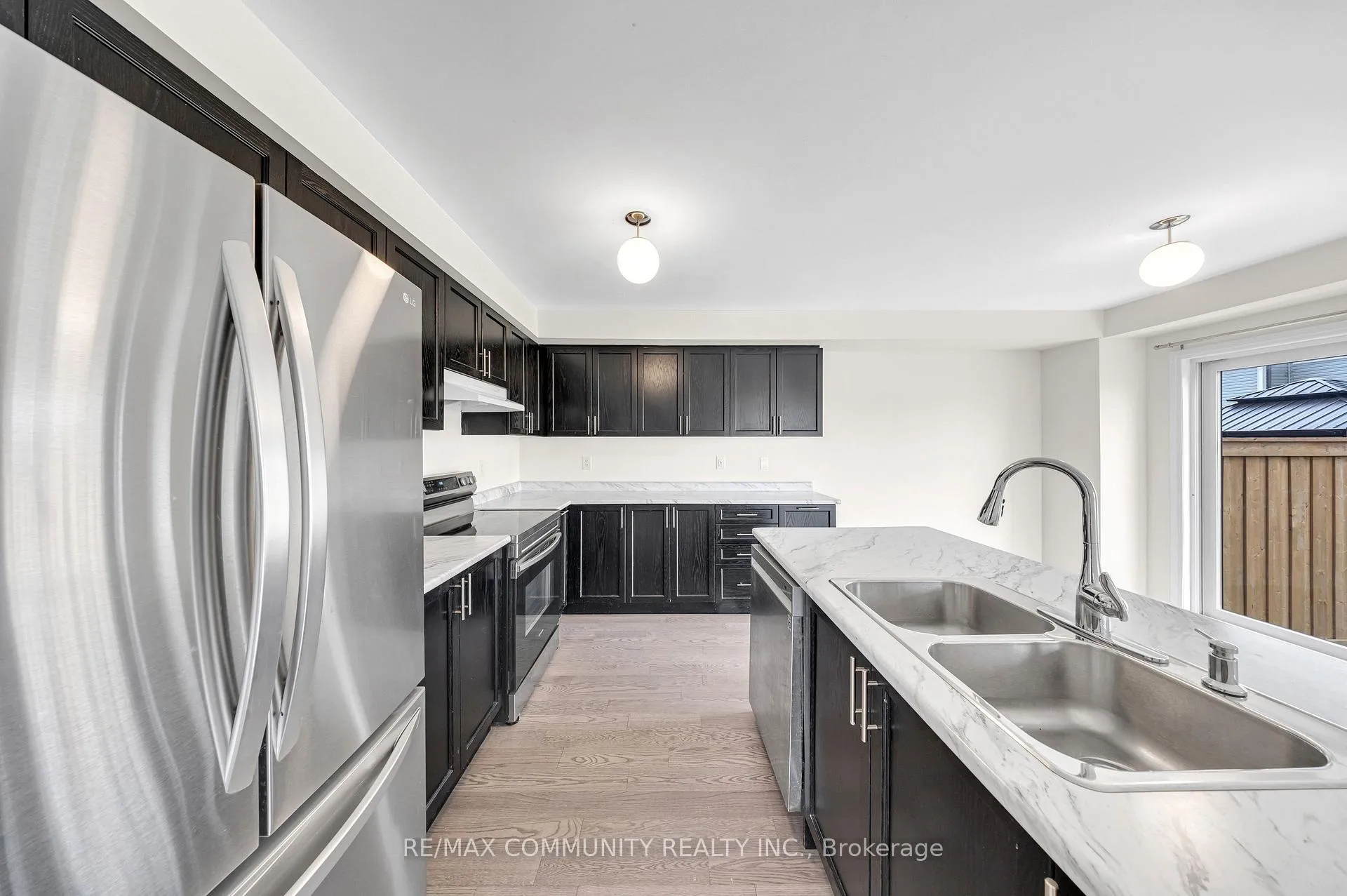 Photo 14 of 101 Sailors Landing, Clarington, Bowmanville — HOMEH