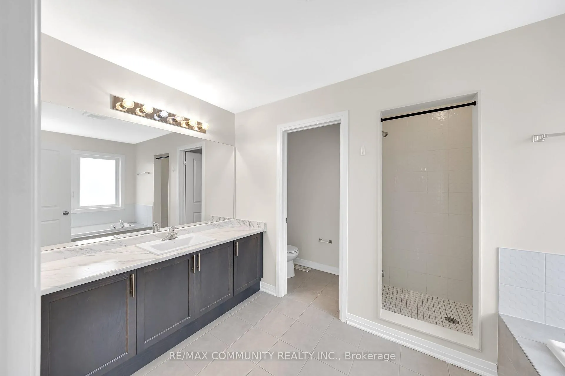 Photo 21 of 101 Sailors Landing, Clarington, Bowmanville — HOMEH