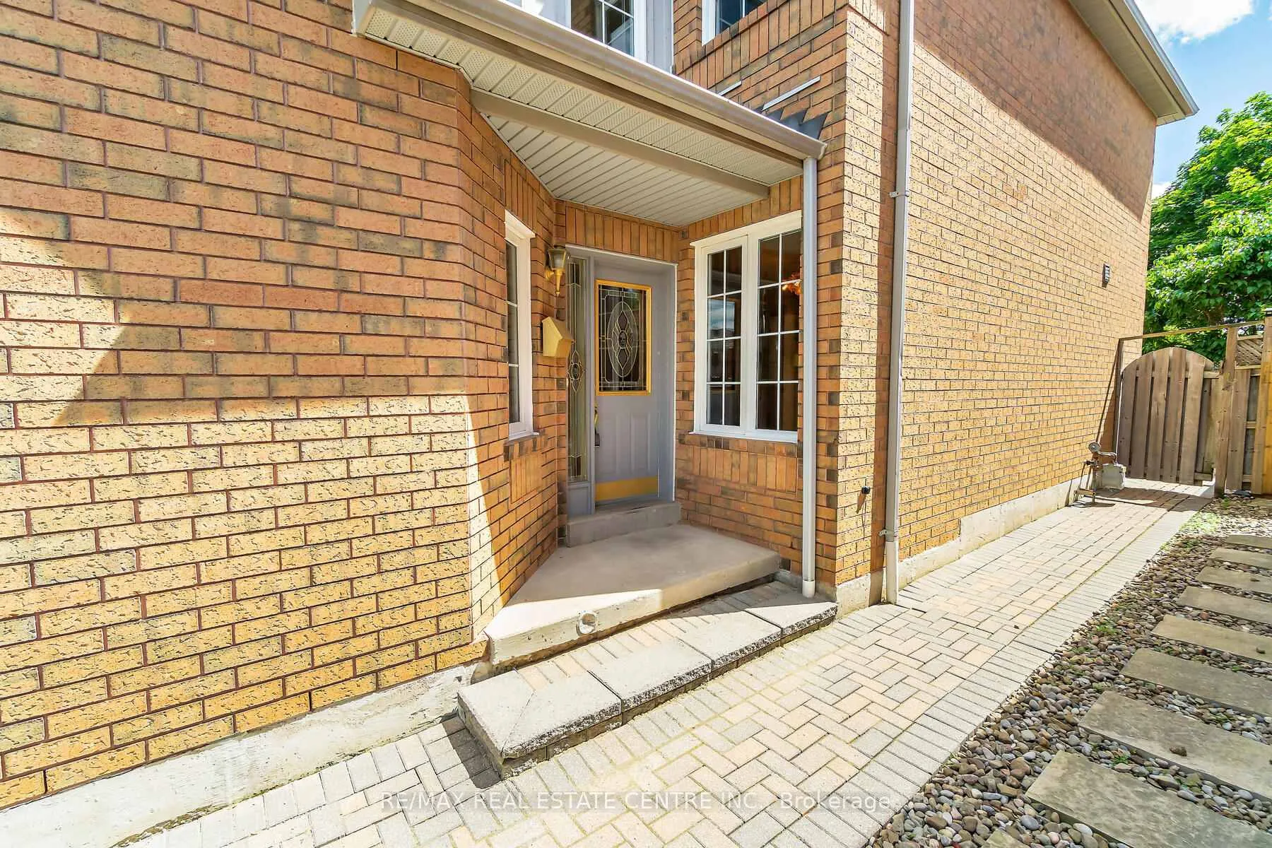 Photo 4 of 7 Curry Crescent, Halton Hills, Georgetown — HOMEH