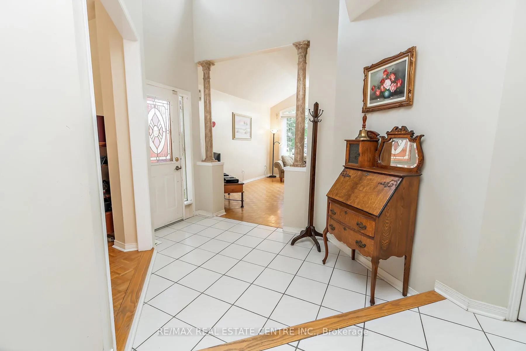 Photo 5 of 7 Curry Crescent, Halton Hills, Georgetown — HOMEH