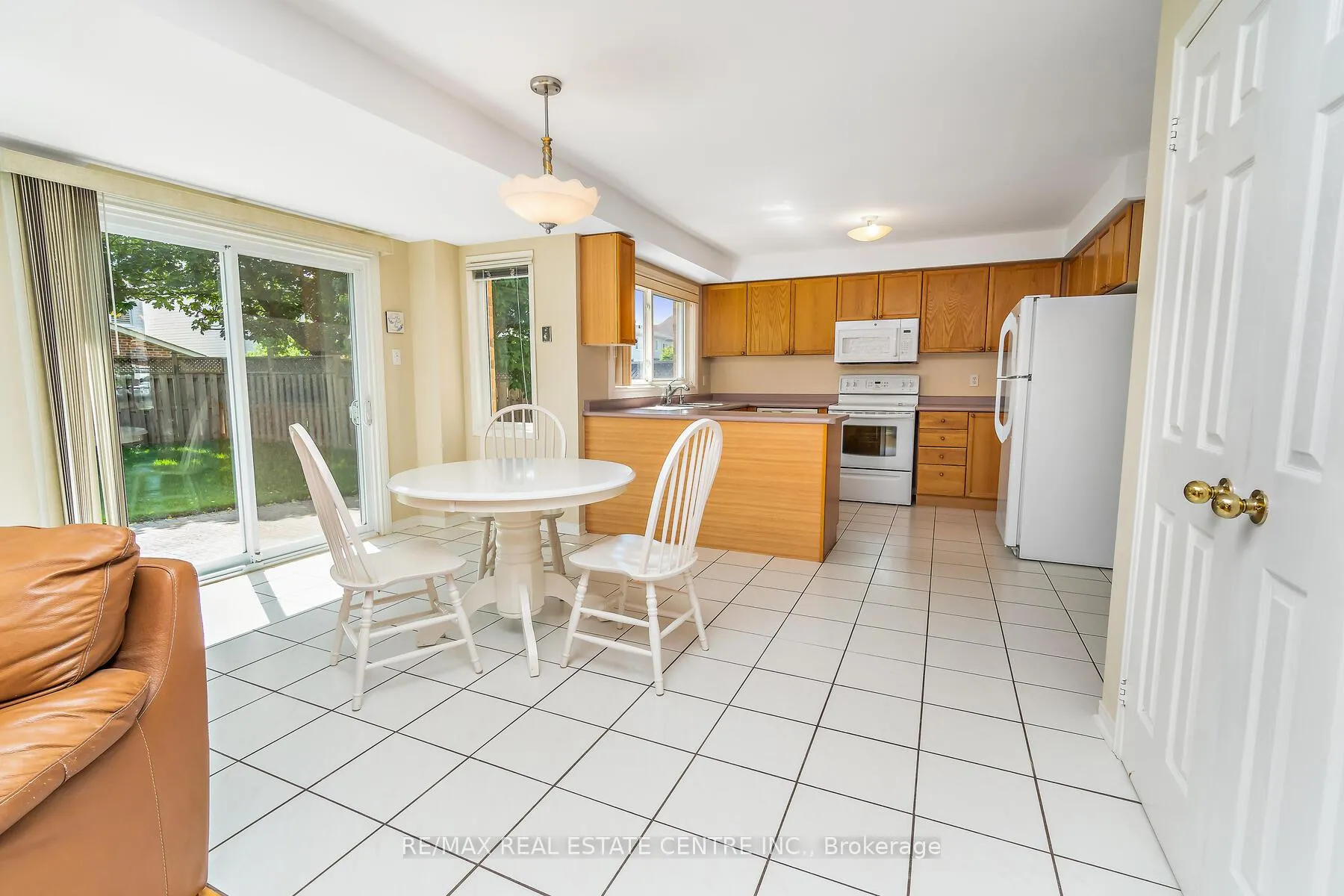Photo 9 of 7 Curry Crescent, Halton Hills, Georgetown — HOMEH