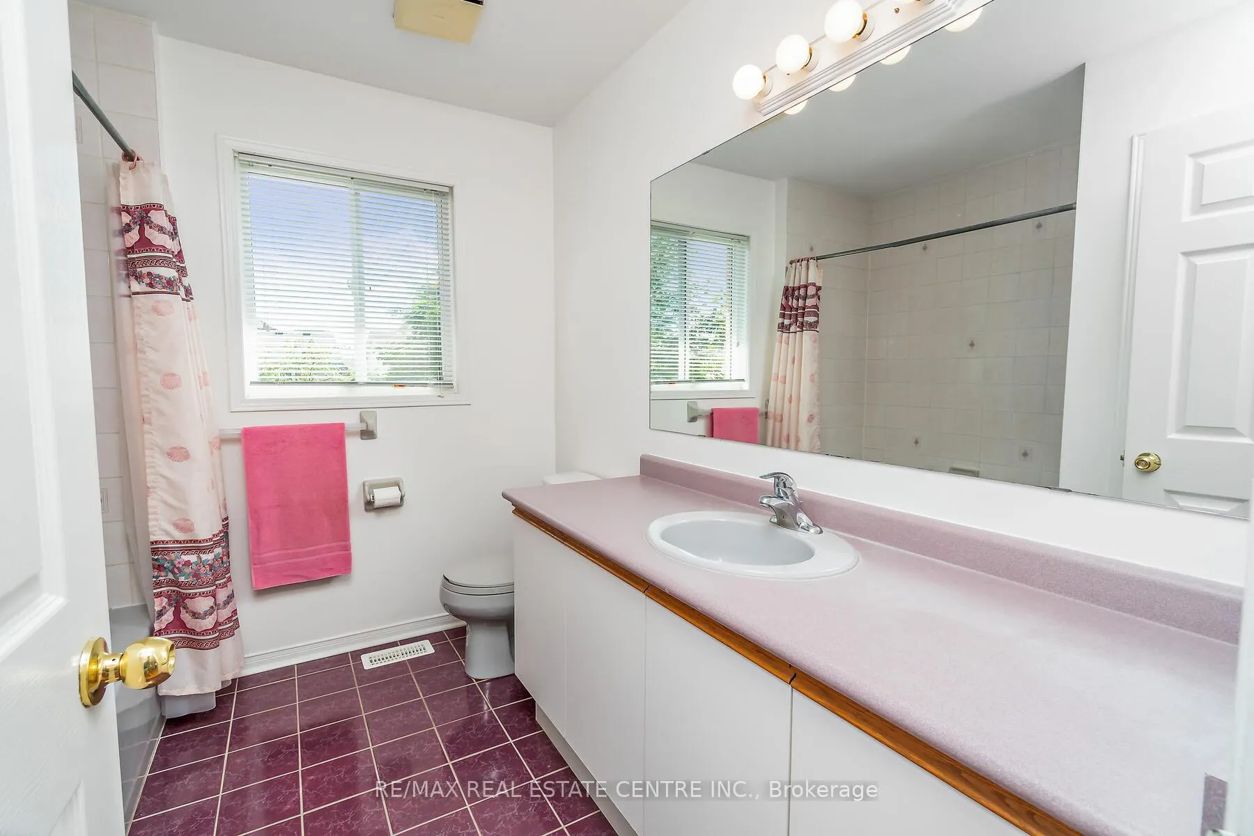 Photo 27 of 7 Curry Crescent, Halton Hills, Georgetown — HOMEH