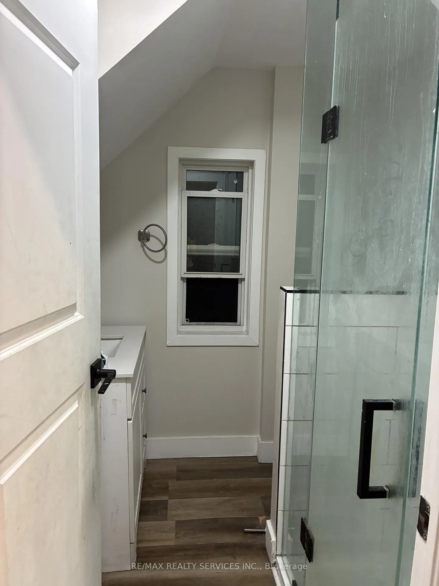 Photo 4 of Unit Unit 1, 748 Barton Street E, Hamilton, Stipley — HOMEH