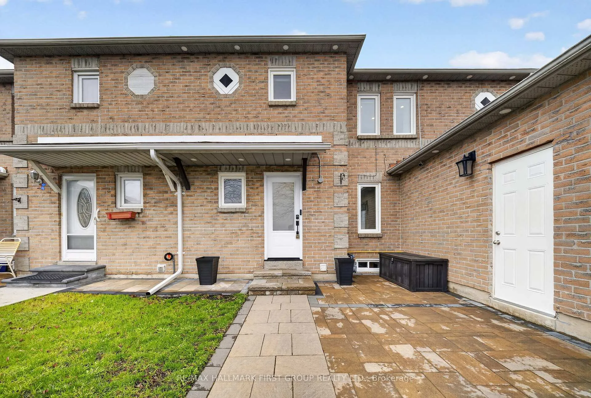 Photo 3 of 166 Wright Crescent, Ajax, Central — HOMEH